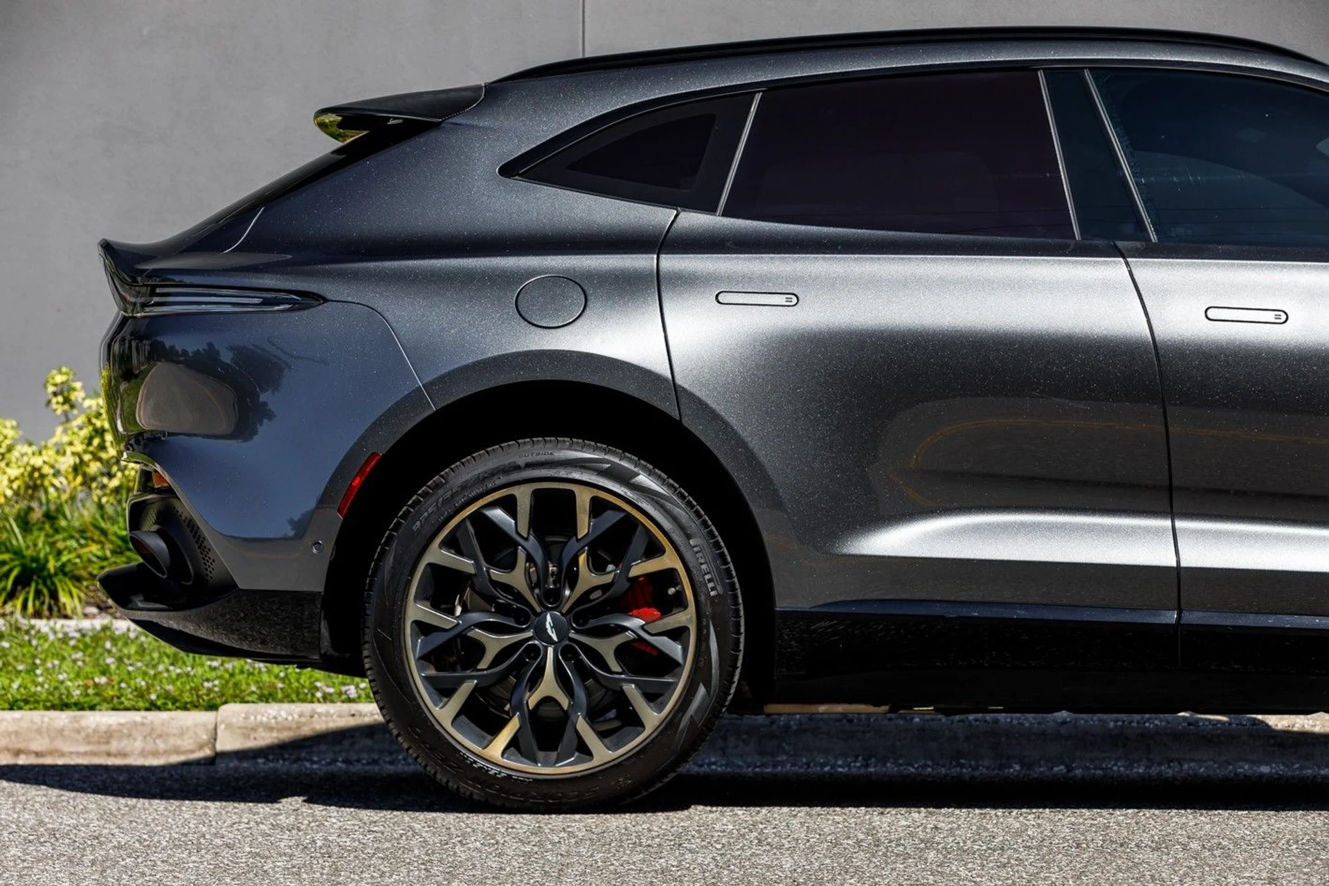 mph006_687566453_604_p7_l_28564b4db6