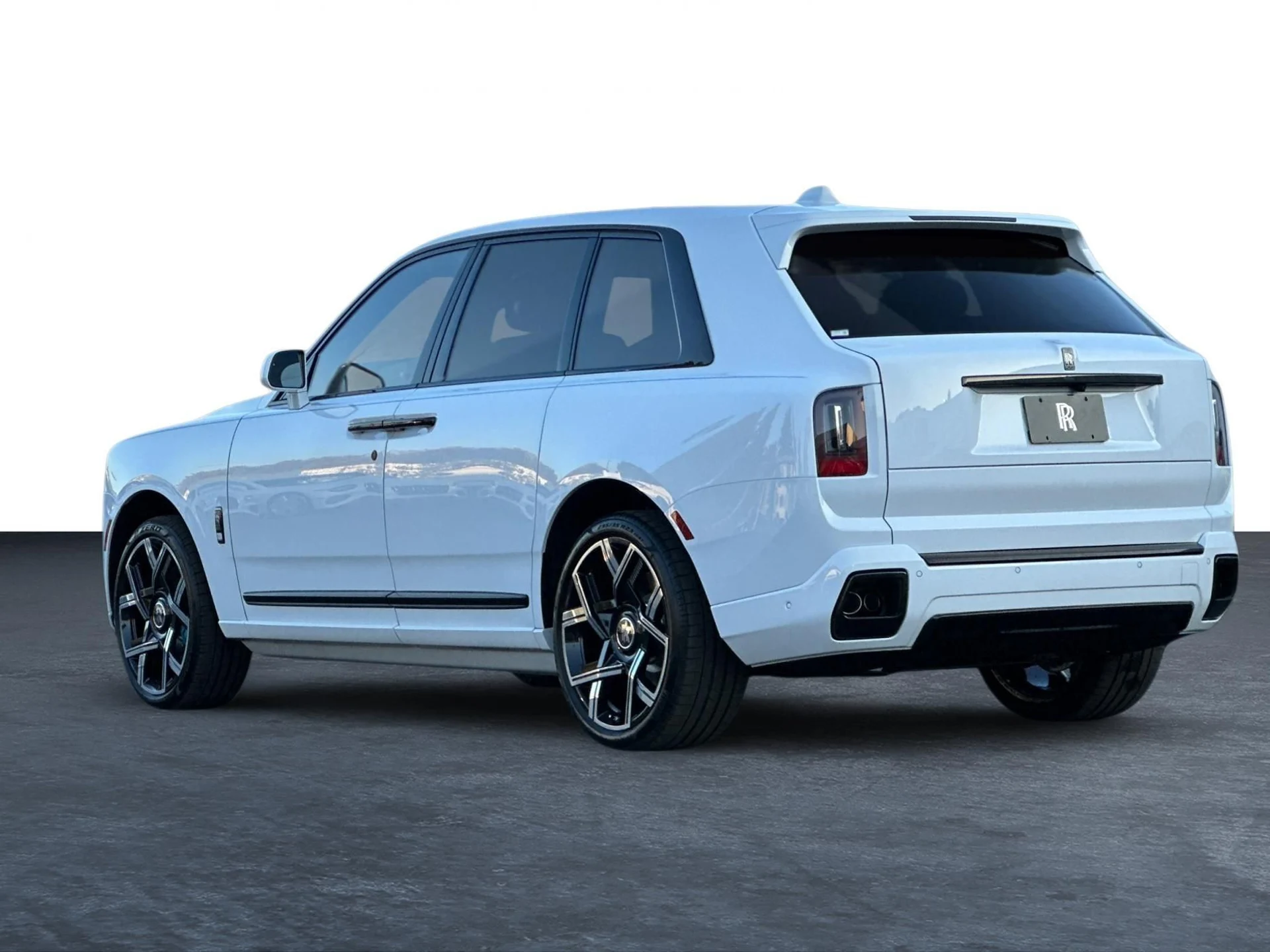 mph006_691745215_New_2026_Rolls_Royce_Black_Badge_Cullinan_1765013305_6131e18235