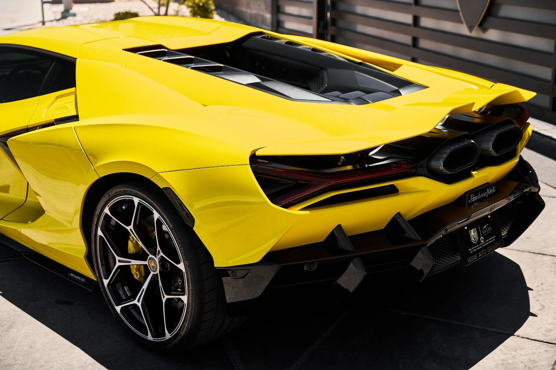 mph006_694338719_Used_2026_Lamborghini_Revuelto_Base_1782197975_cdfc7b95c9