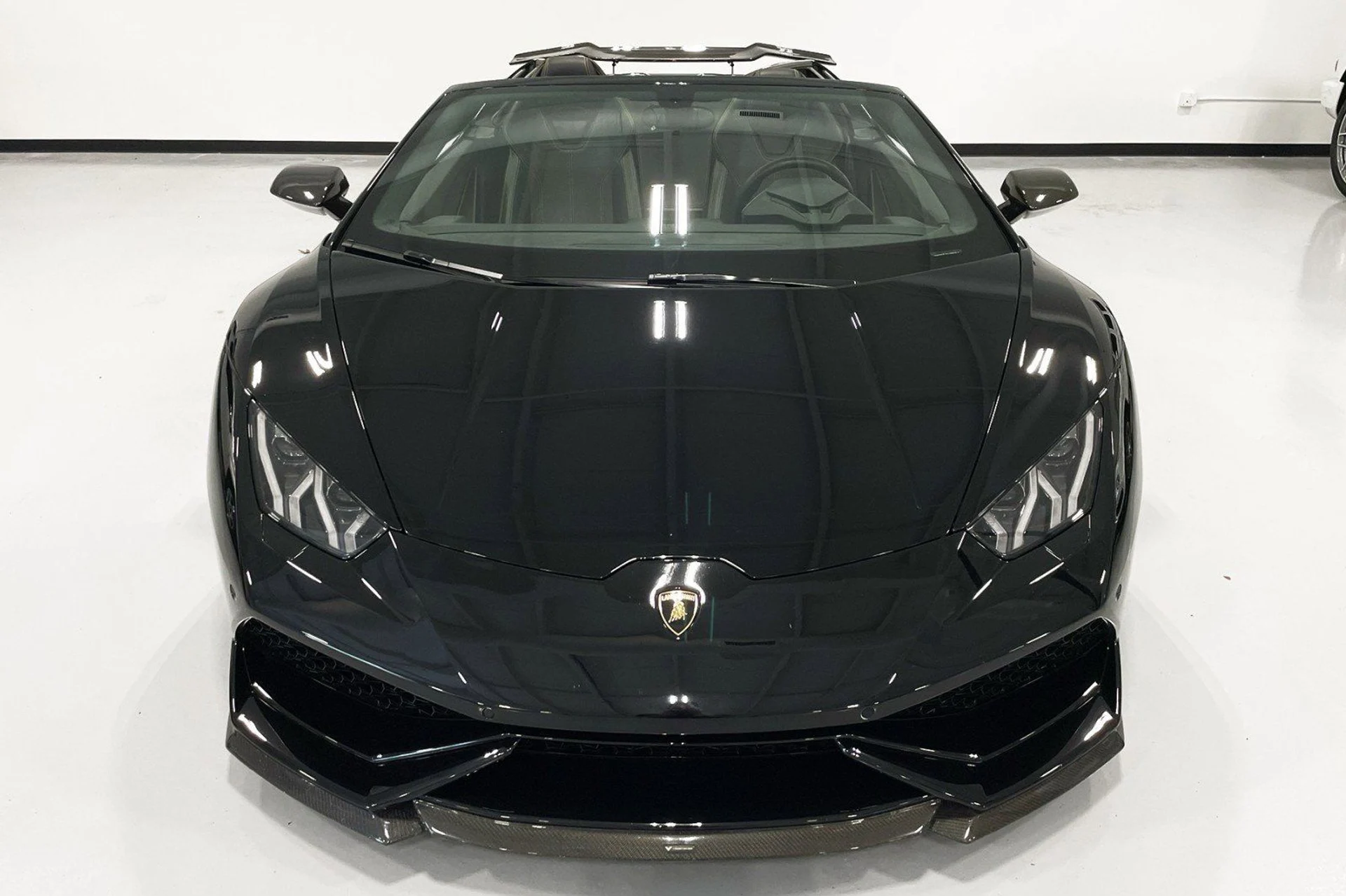 mph006_696034244_Used_2017_Lamborghini_Huracan_LP_610_4_Spyder_1761858569_5f4aafbb83