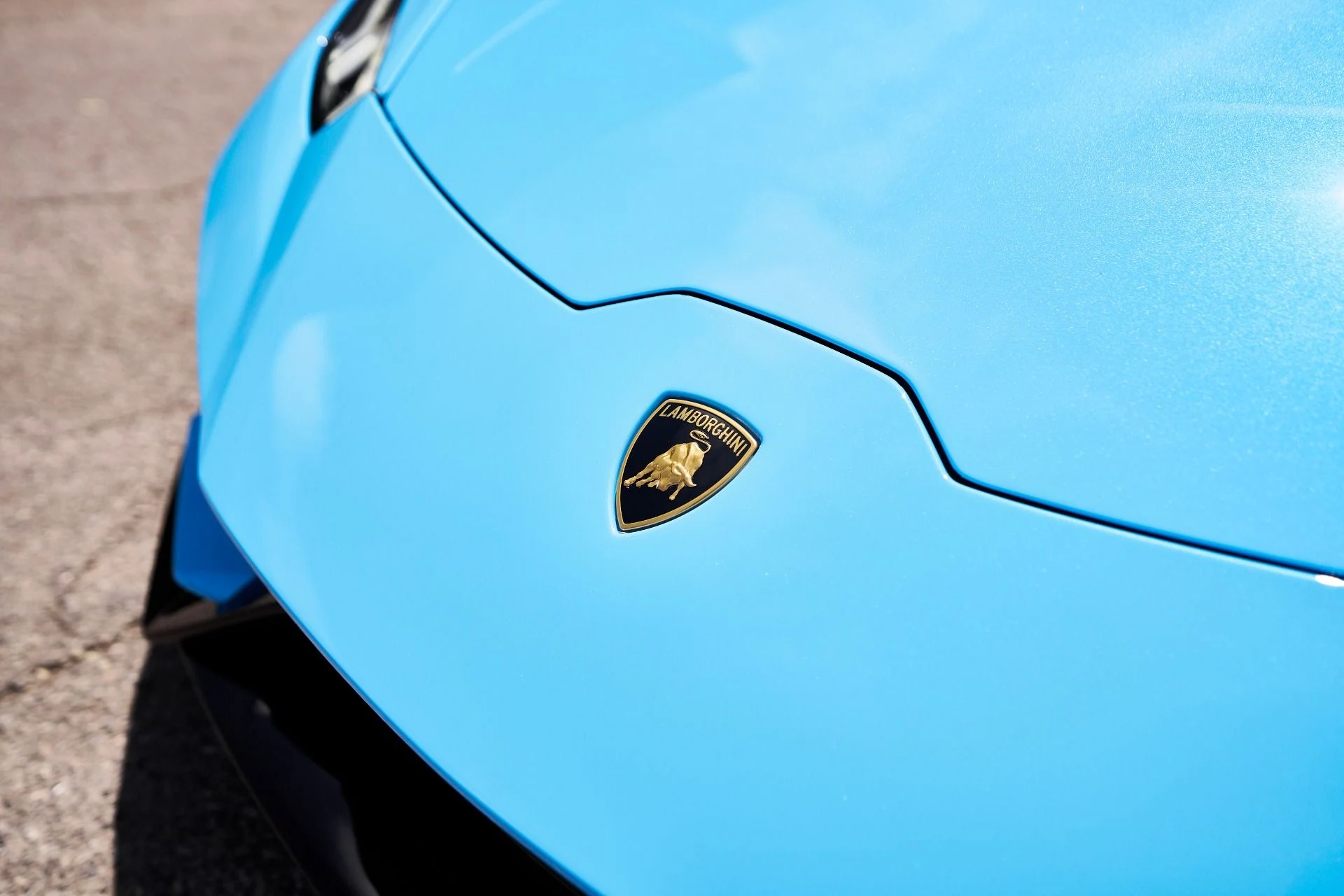mph006_6968731_Used_2022_Lamborghini_Huracan_EVO_Base_1755812444_0fd306a6de