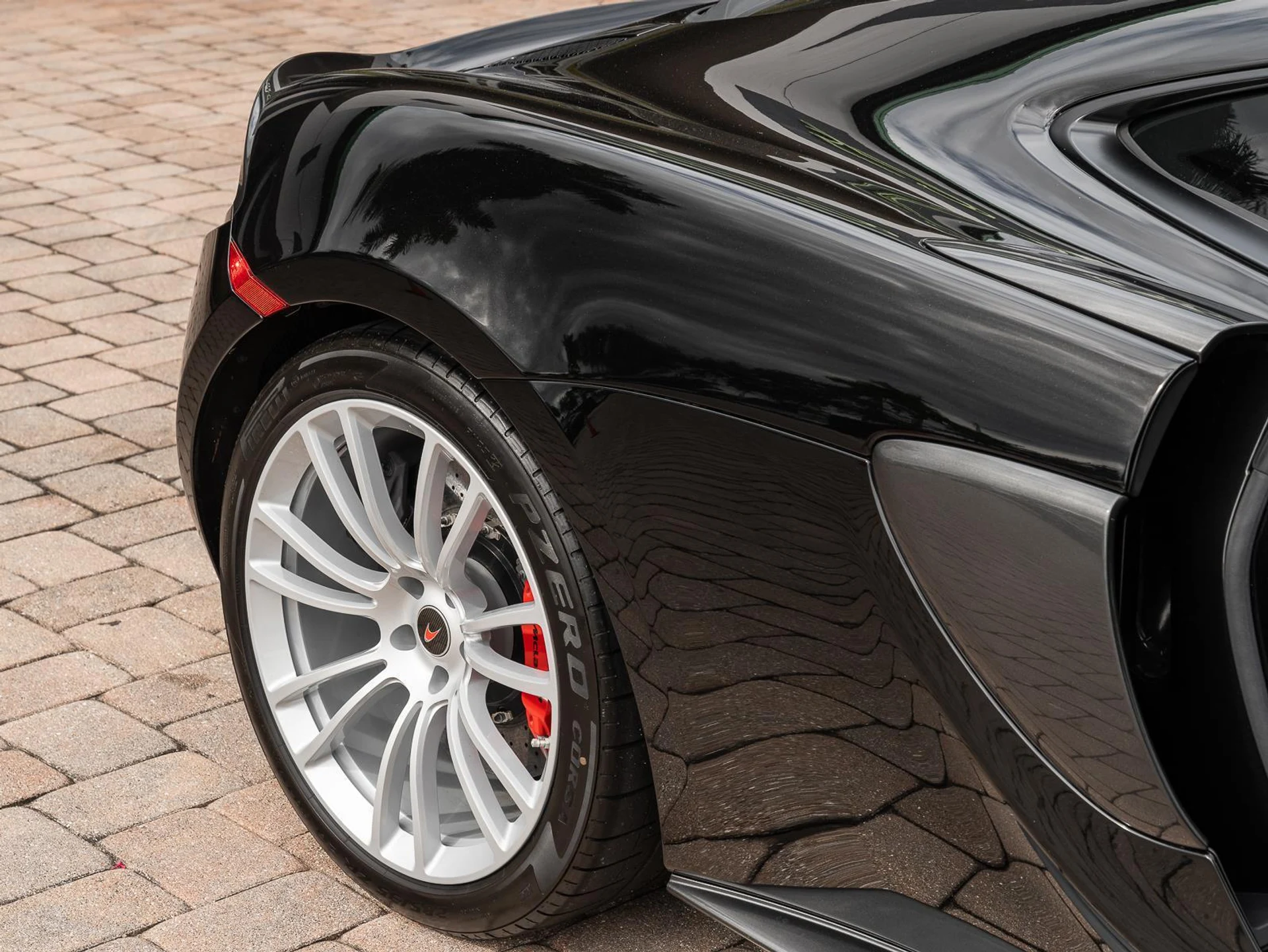 mph006_705218144_Used_2018_Mc_Laren_570_GT_1768385498_376783d553