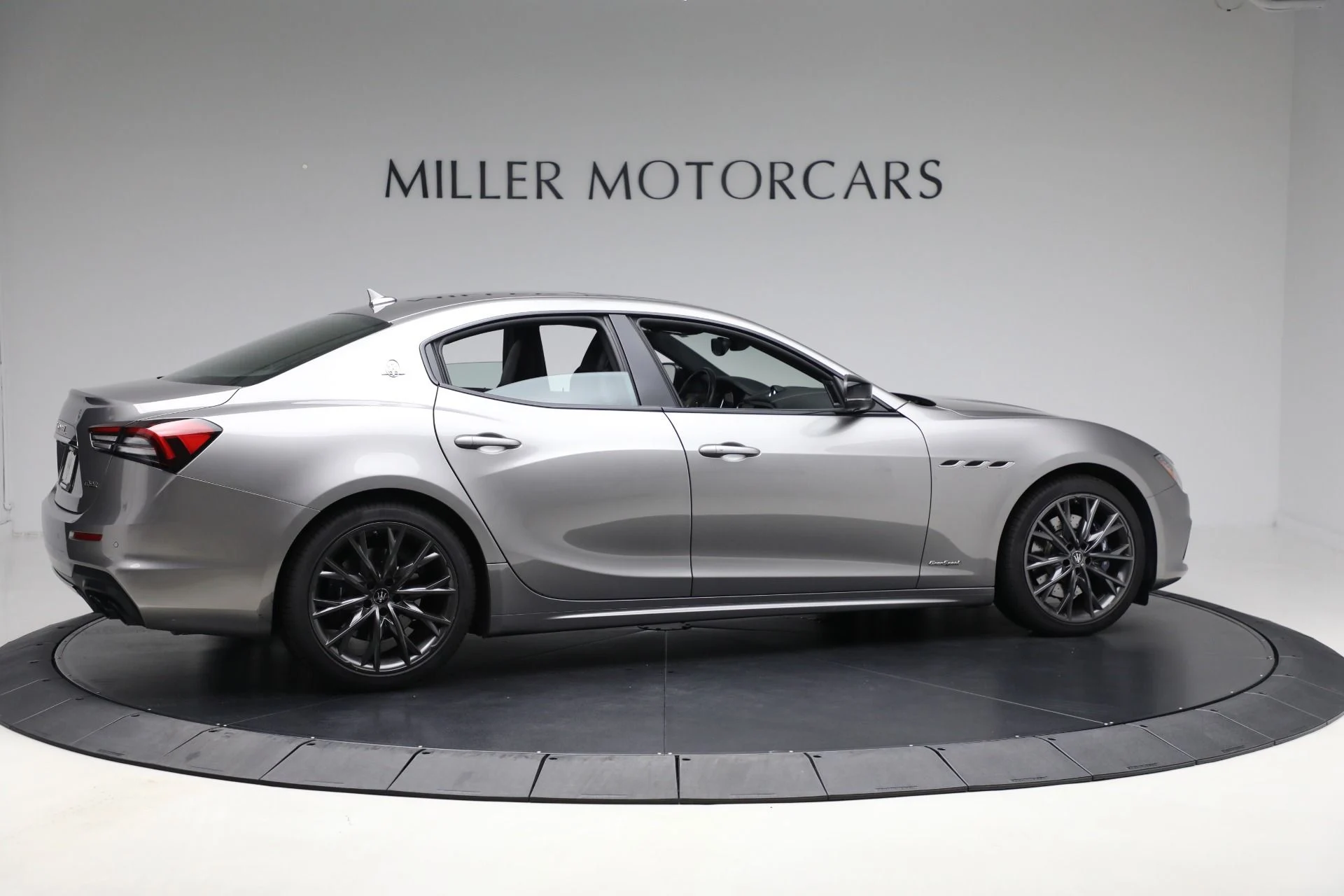 mph006_706345453_Used_2021_Maserati_Ghibli_S_Q4_Gran_Sport_49c3c3e141