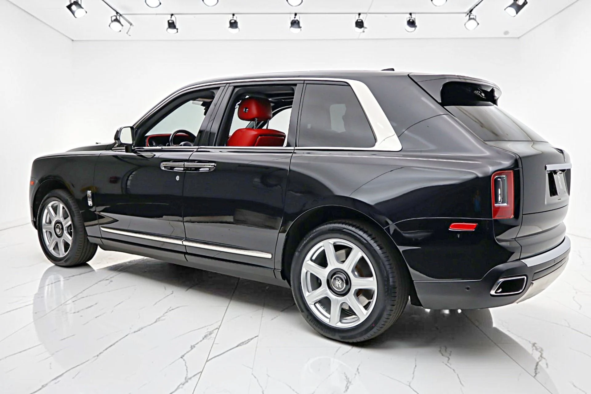 mph006_716783538_Used_2019_Rolls_Royce_Cullinan_9166ab87f4