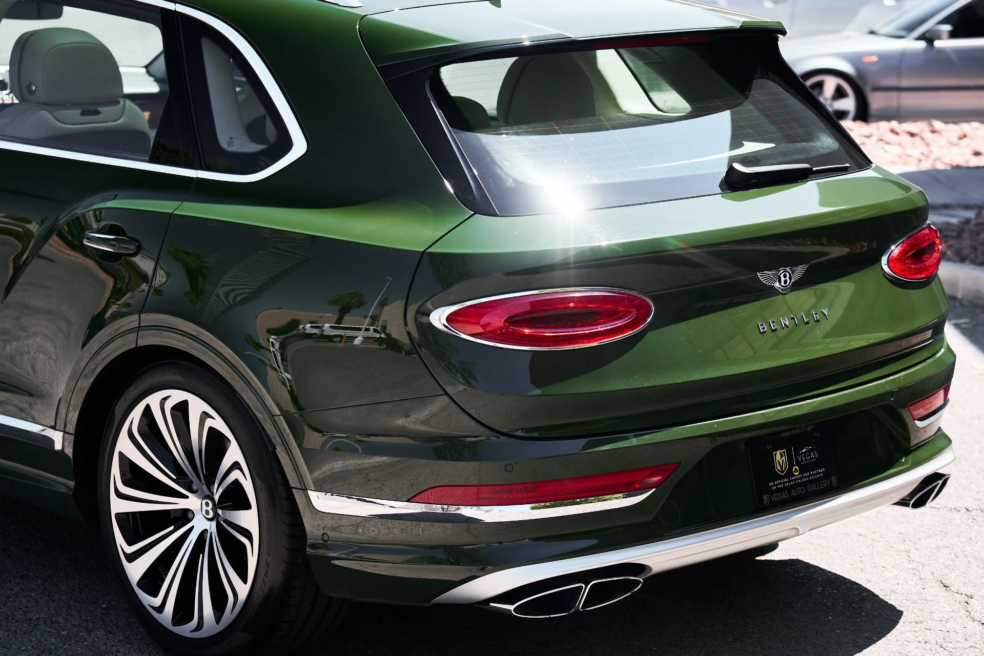 mph006_718912552_Used_2023_Bentley_Bentayga_EWB_1754782392_ac7e6738f5