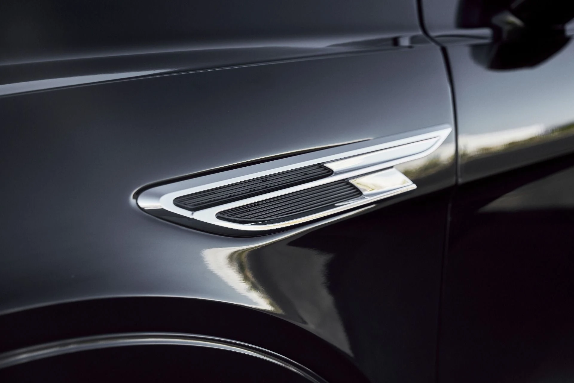 mph006_71994220_Used_2023_Bentley_Bentayga_EWB_Azure_1773968846_ad7f2b767c