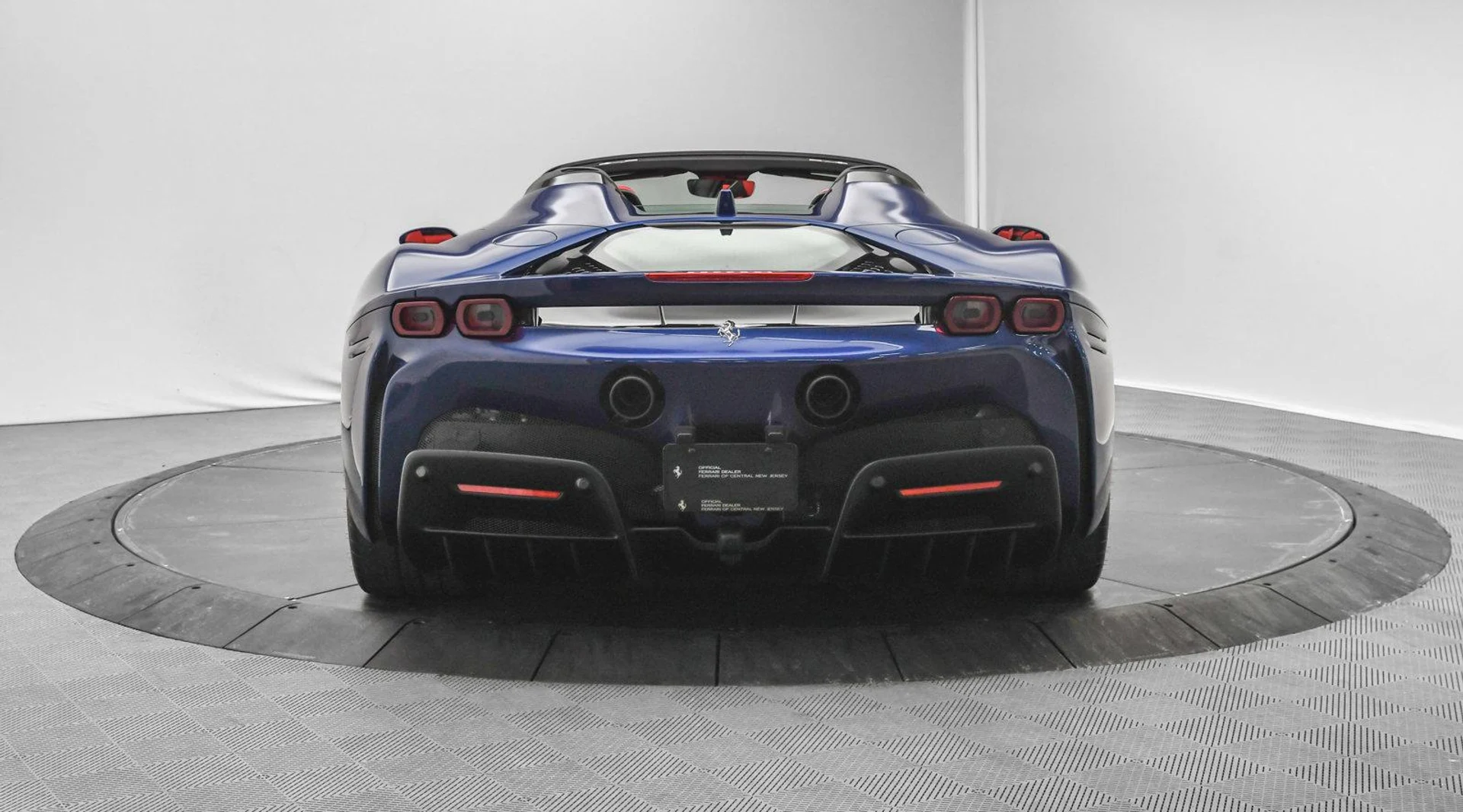 mph006_724179871_Used_2023_Ferrari_SF_90_Spider_1740041867_11e0c88302