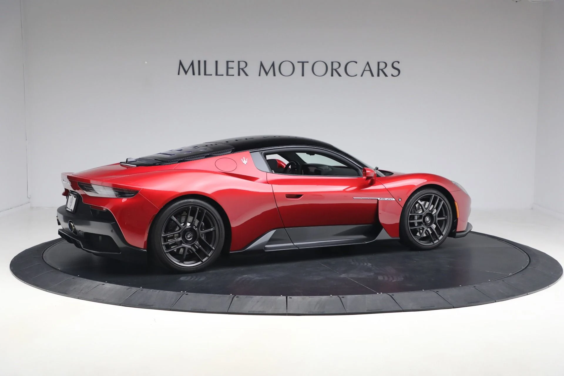 mph006_730593932_Used_2022_Maserati_MC_20_1774384855_d8de446ac7