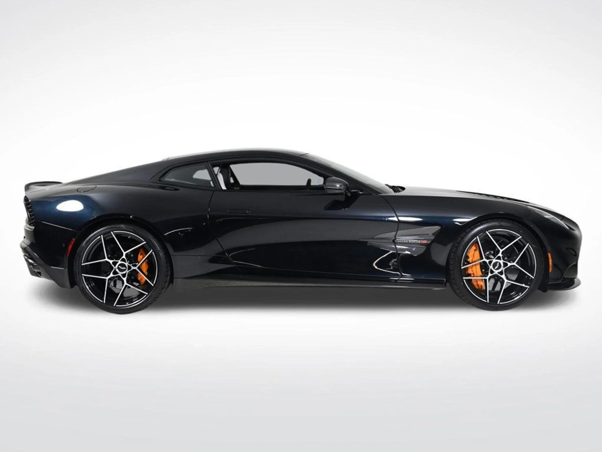mph006_730954419_new_2025_aston_martin_vanquish_coupe_11350_22854857_6_1024_9591bce512