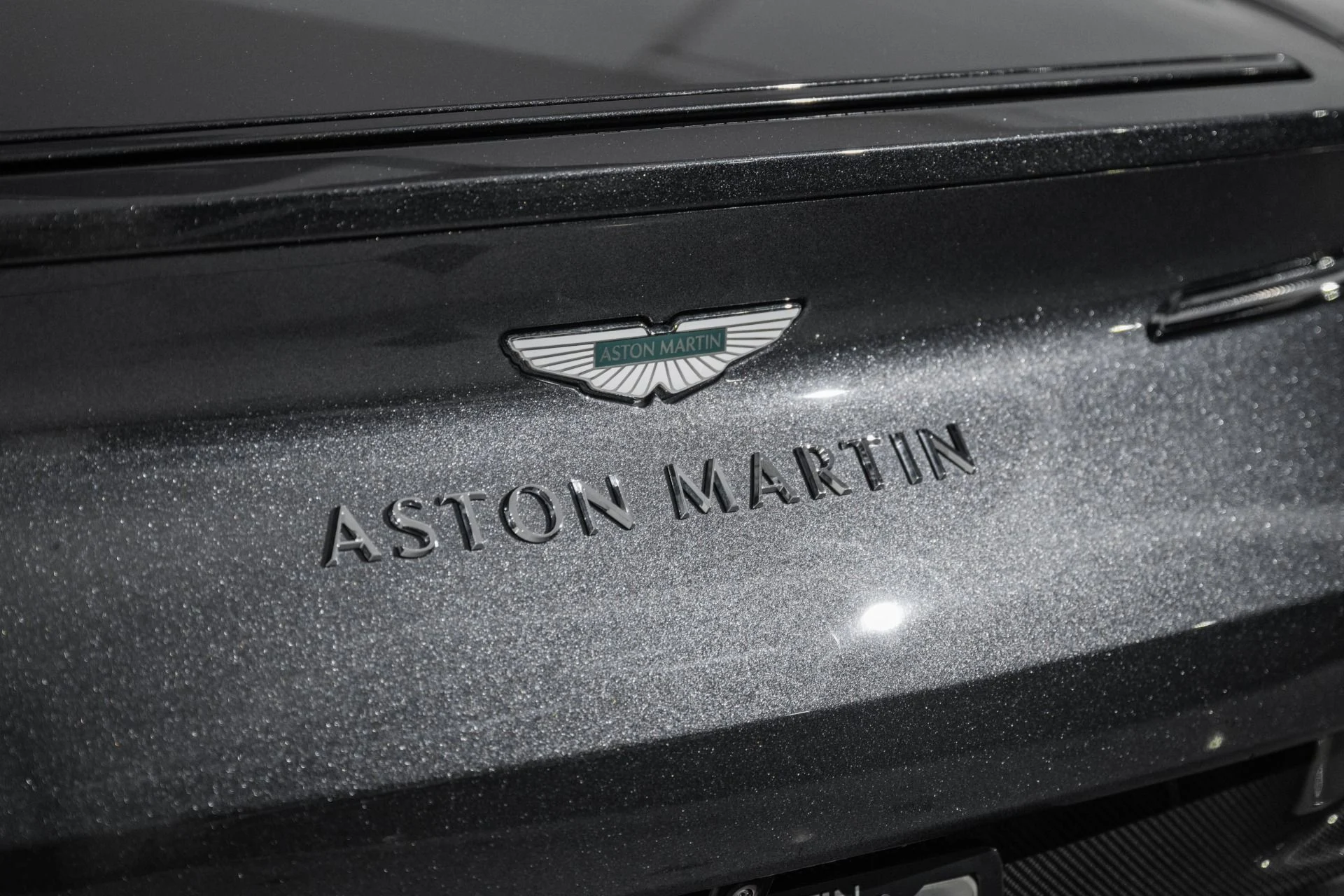 mph006_735244647_New_2024_Aston_Martin_DB_12_V8_1761150102_8fe825022f