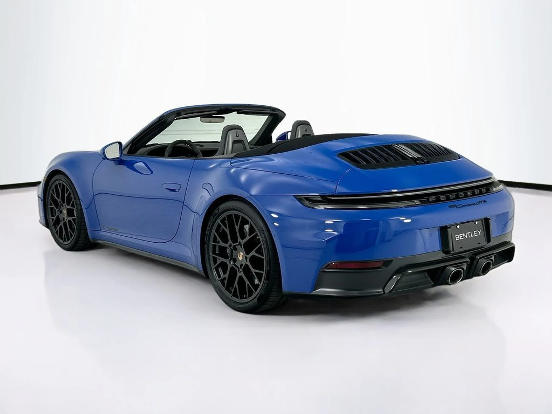 mph006_736847398_used_2026_porsche_911_spirit70cabriolet_8119_23018992_7_1024_b2f13c7d3d