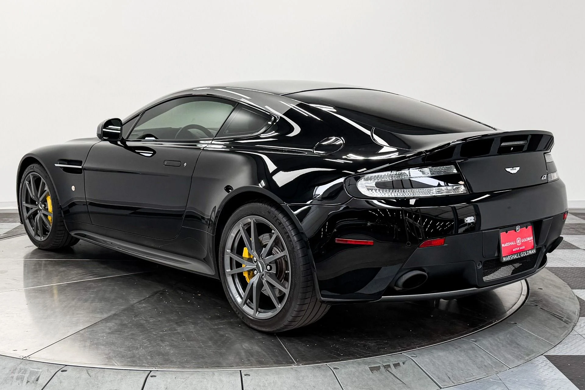 mph006_739241681_Used_2015_Aston_Martin_V8_Vantage_GT_6_Speed_Manual_Two_Tone_Bodywork_1782240844_dfdf965087