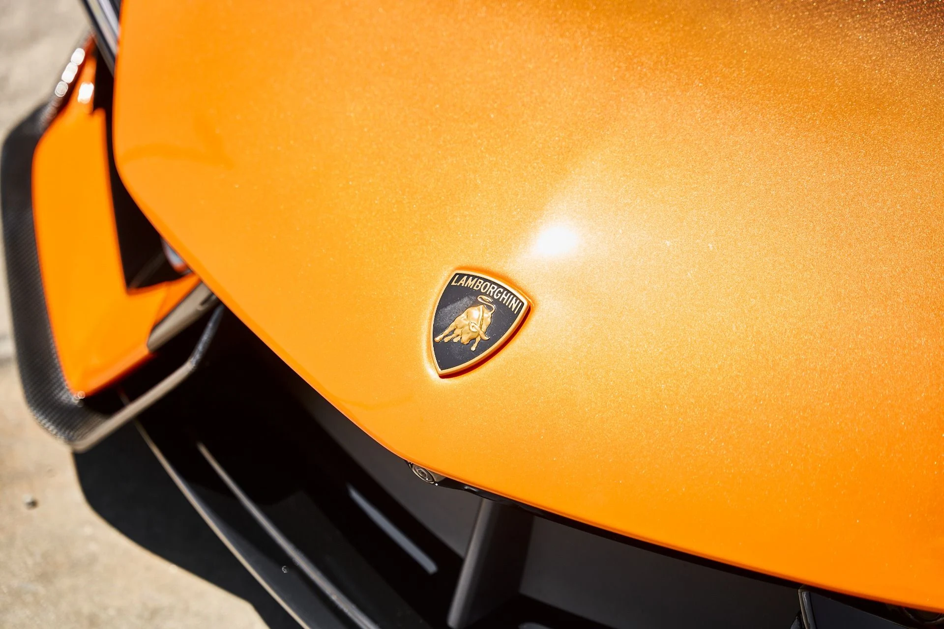 mph006_741093698_Used_2025_Lamborghini_Revuelto_Base_1786151738_075542a1a1