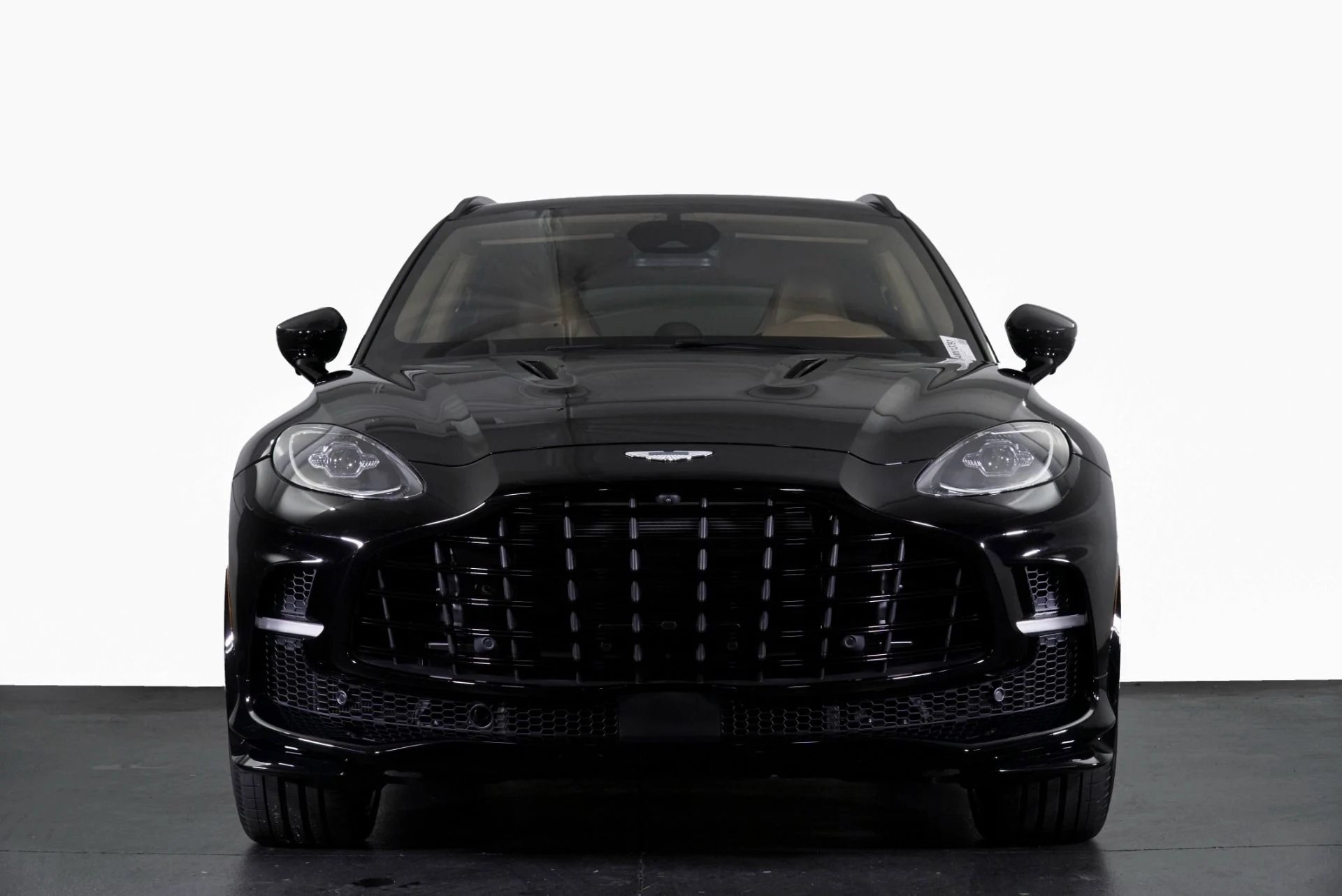 mph006_742194831_New_2026_Aston_Martin_DBX_707_1769661941_b64485a3d0
