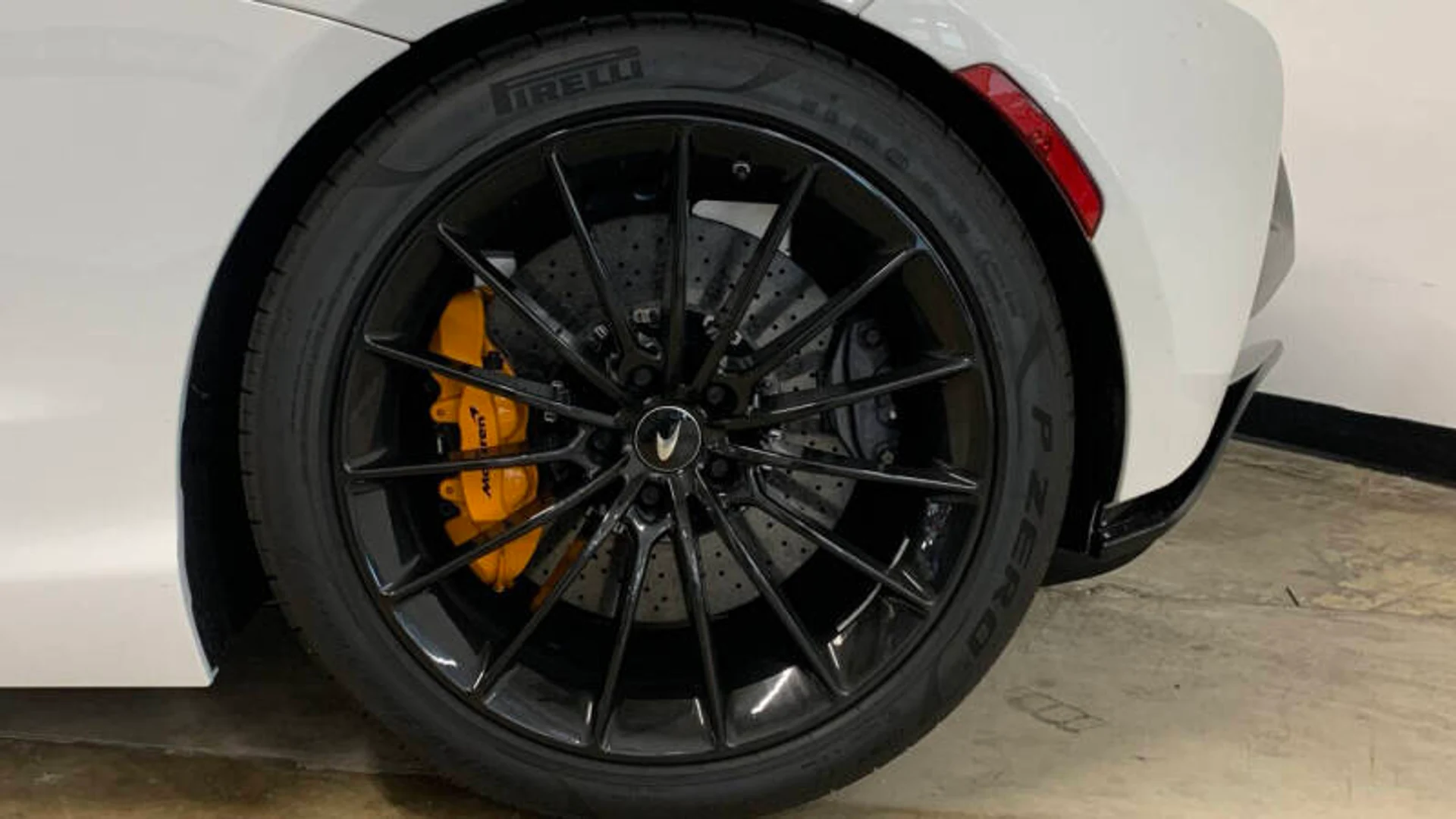 mph006_743037330_2025_mclaren_artura_spider_base_2dr_convertible_76c8efe0cd