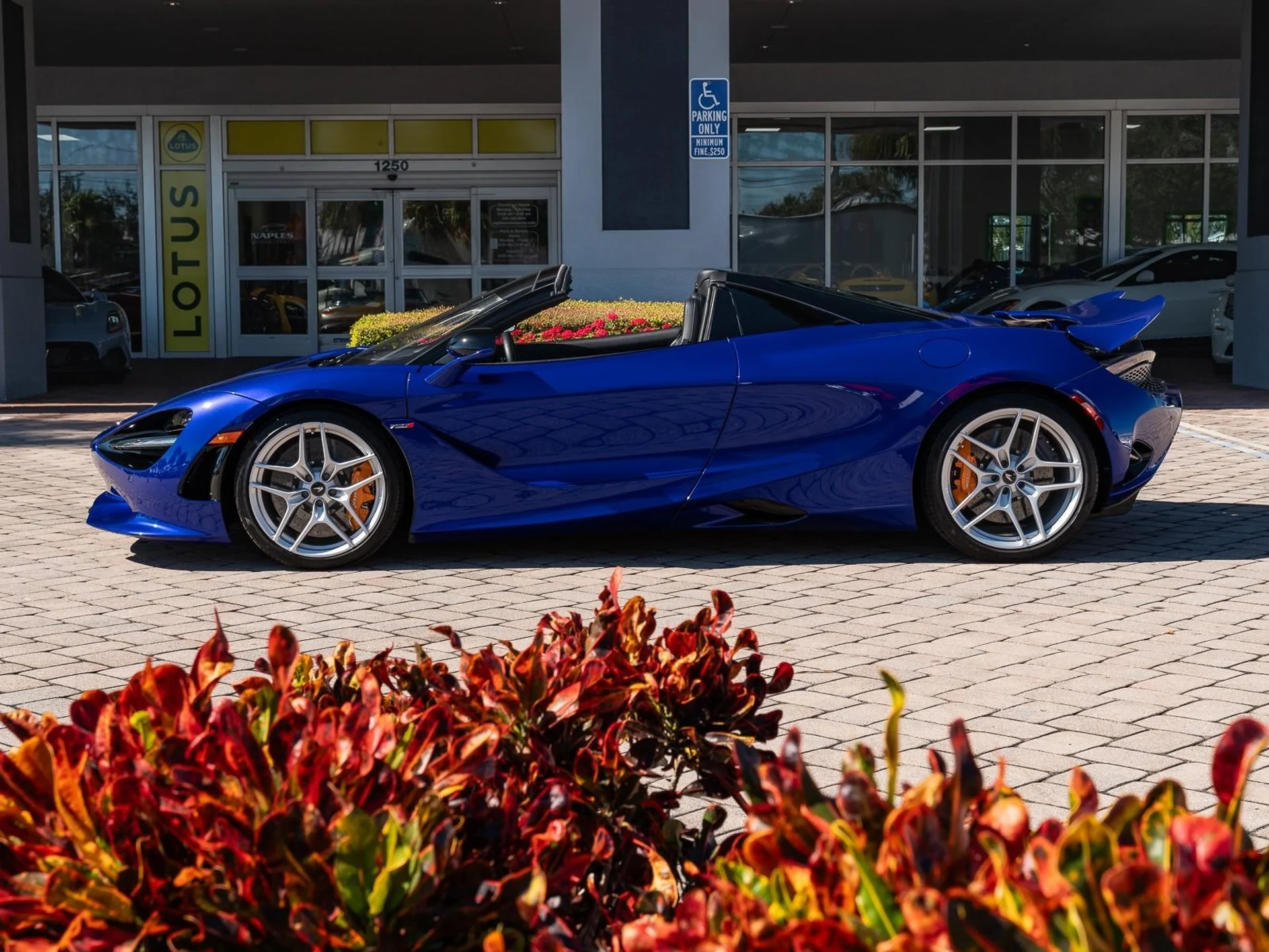 mph006_745217336_Used_2024_Mc_Laren_750_S_1763507136_3d9803c81d