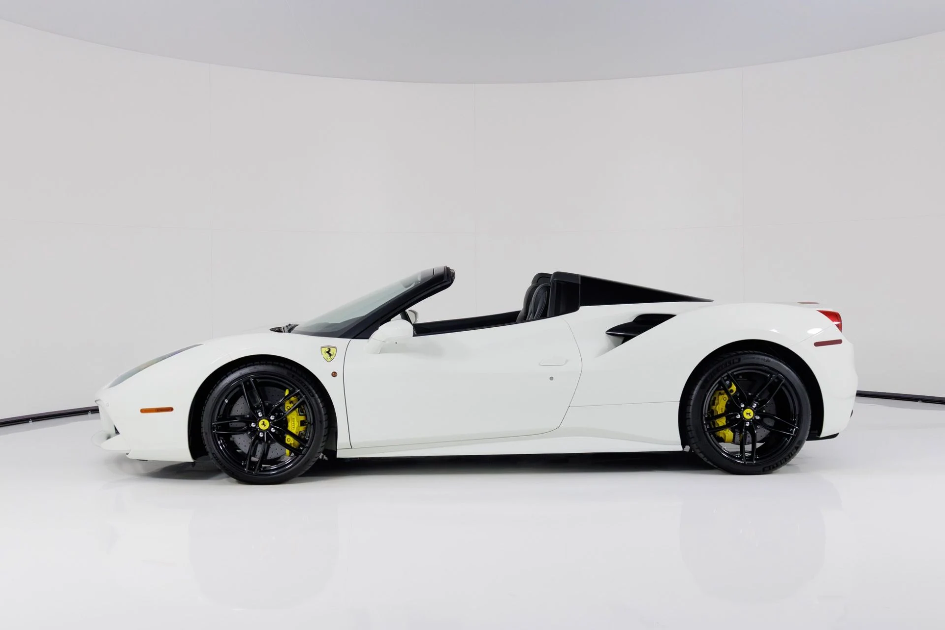 mph006_75876075_Used_2018_Ferrari_488_Spider_1768934429_a3214c5a44