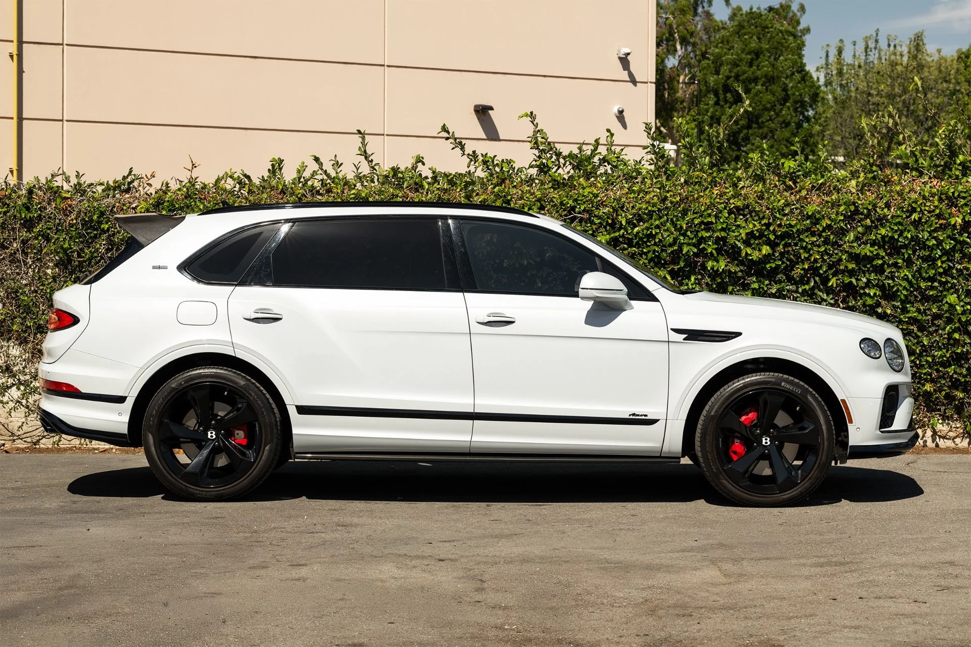 mph006_767307463_Used_2023_Bentley_Bentayga_EWB_Azure_V8_1790986888_870c5e555a