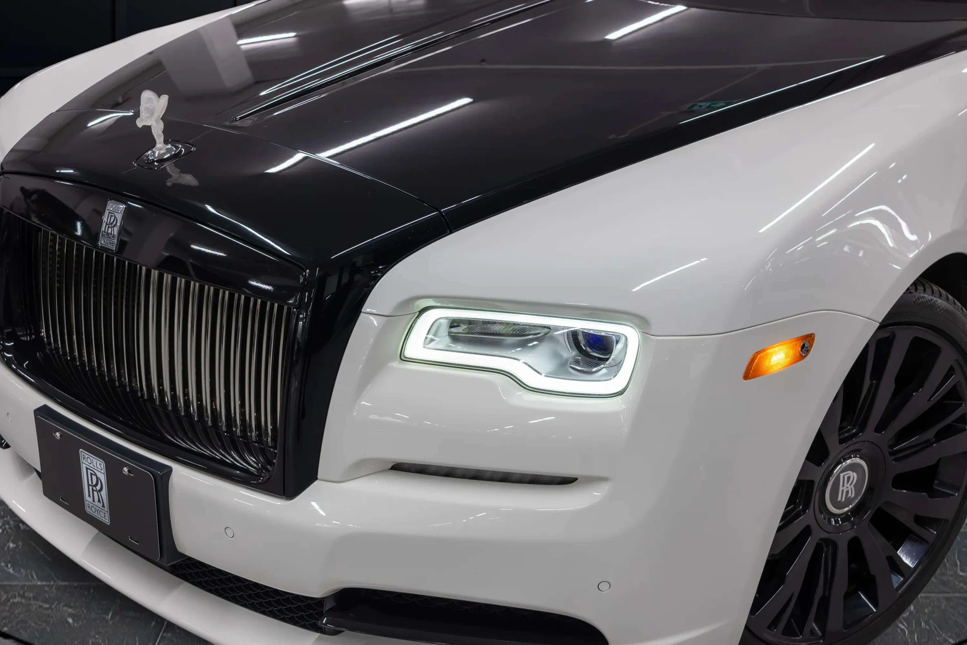 mph006_787461520_076a3305_57e3_480d_ae5a_3b13bd761066_201720_Rolls_Royce20_Wraith2028_SCA_665_C56_HUX_8653929_4_fed64c1af0