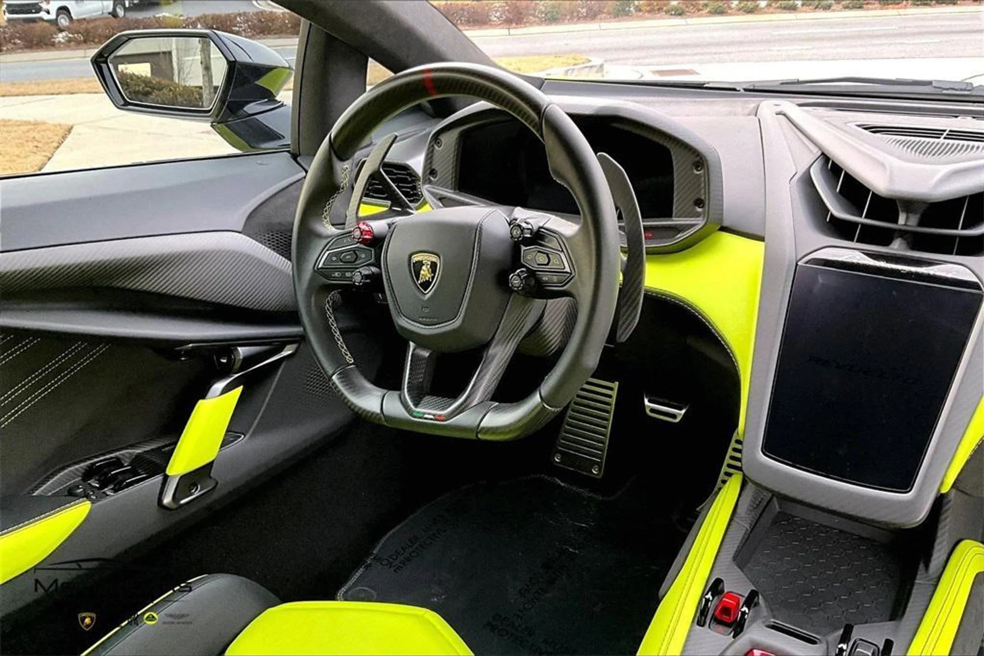 mph006_788452827_F_Np_p_Hc_Lyn5_D_Ggw3x41tee_I4_Ms_c32e2cfec1