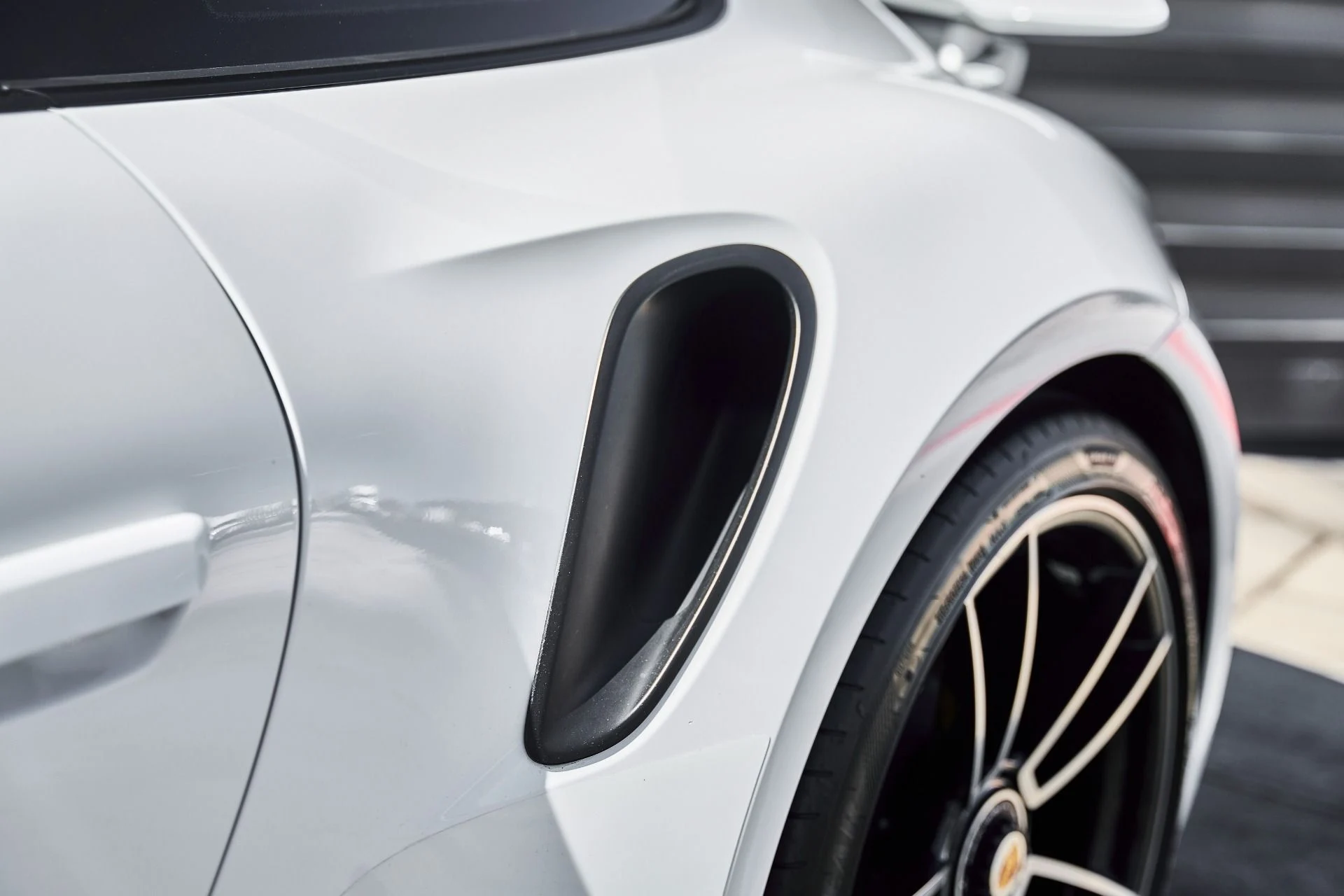 mph006_791847860_Used_2022_Porsche_911_Turbo_S_1790299692_0eaf6f93ec