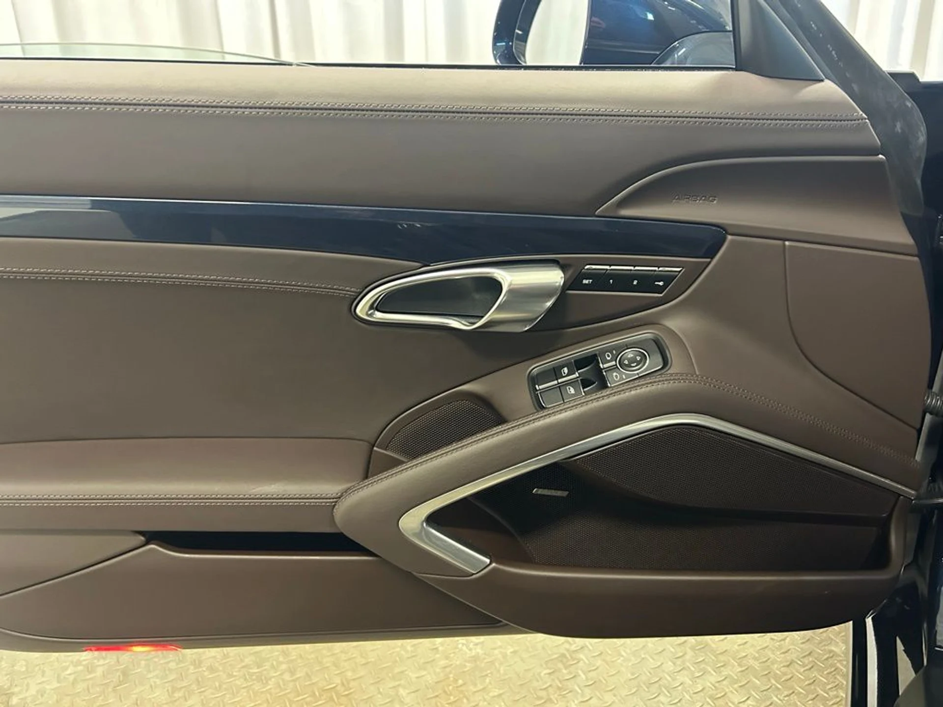 mph006_792468477_f5c39fcc2b120792a6565134876981a0x_58d5dd44e1