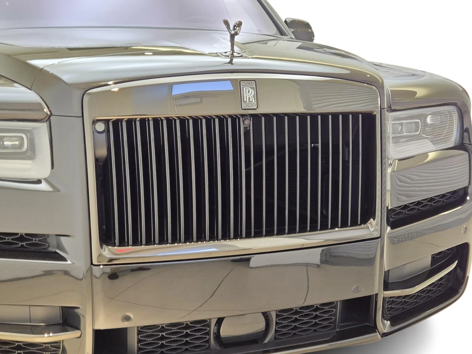 mph006_795078826_Used_2022_Rolls_Royce_Black_Badge_Cullinan_1773381757_be7d53ac45