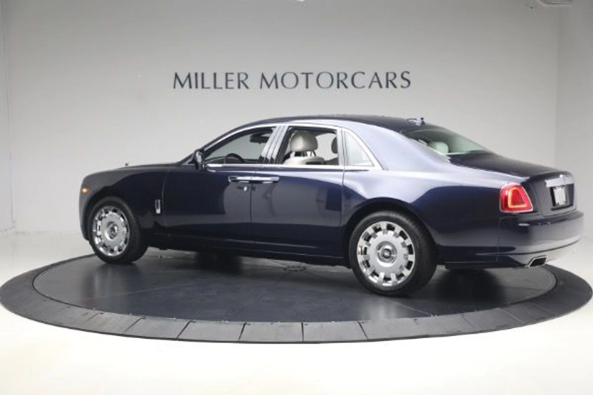 mph006_798654334_Used_2014_Rolls_Royce_Ghost_e819011700