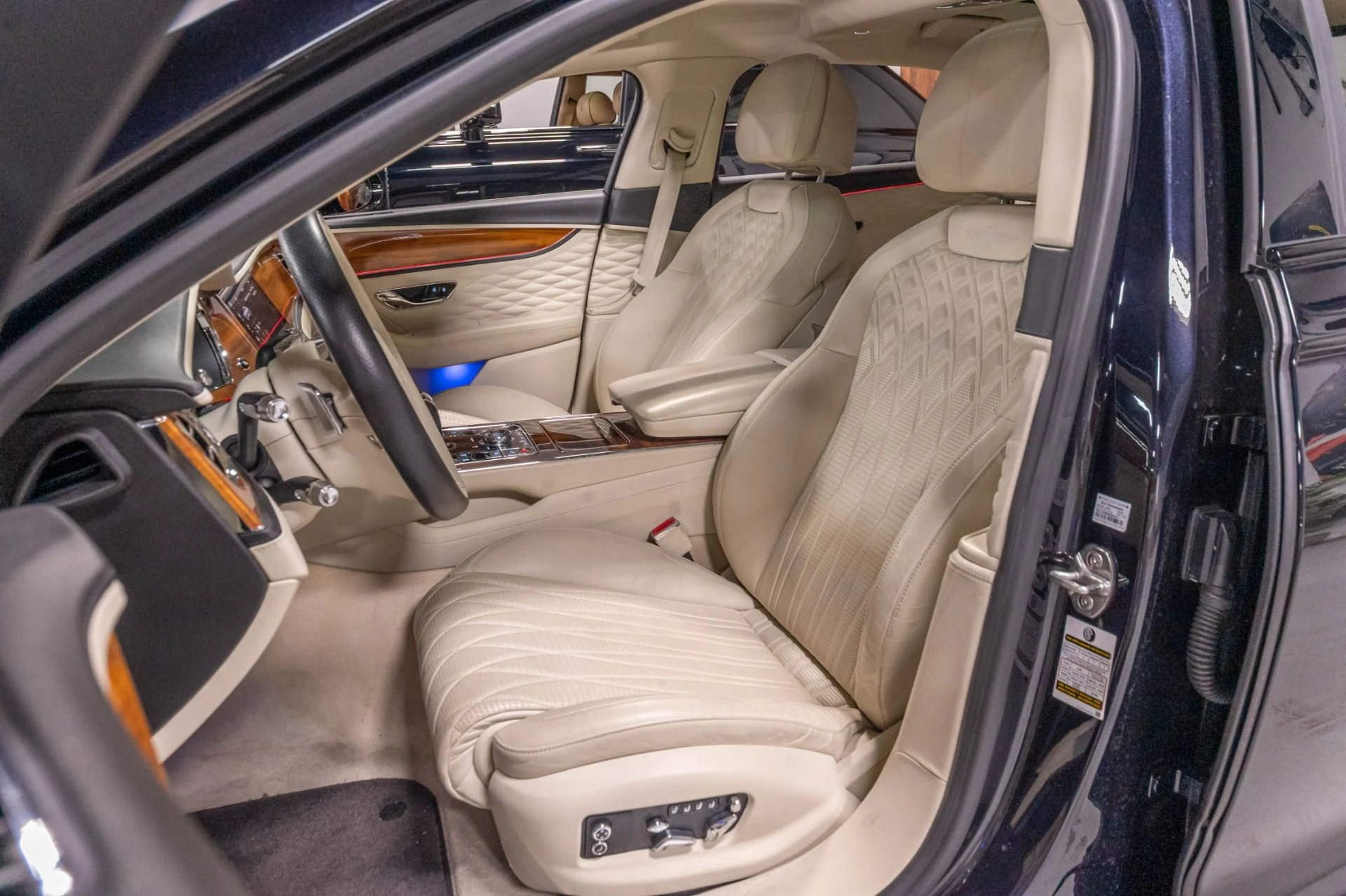 mph006_811910215_Used_2021_Bentley_Flying_Spur_W12_First_Edition_1785446545_41a9d39384