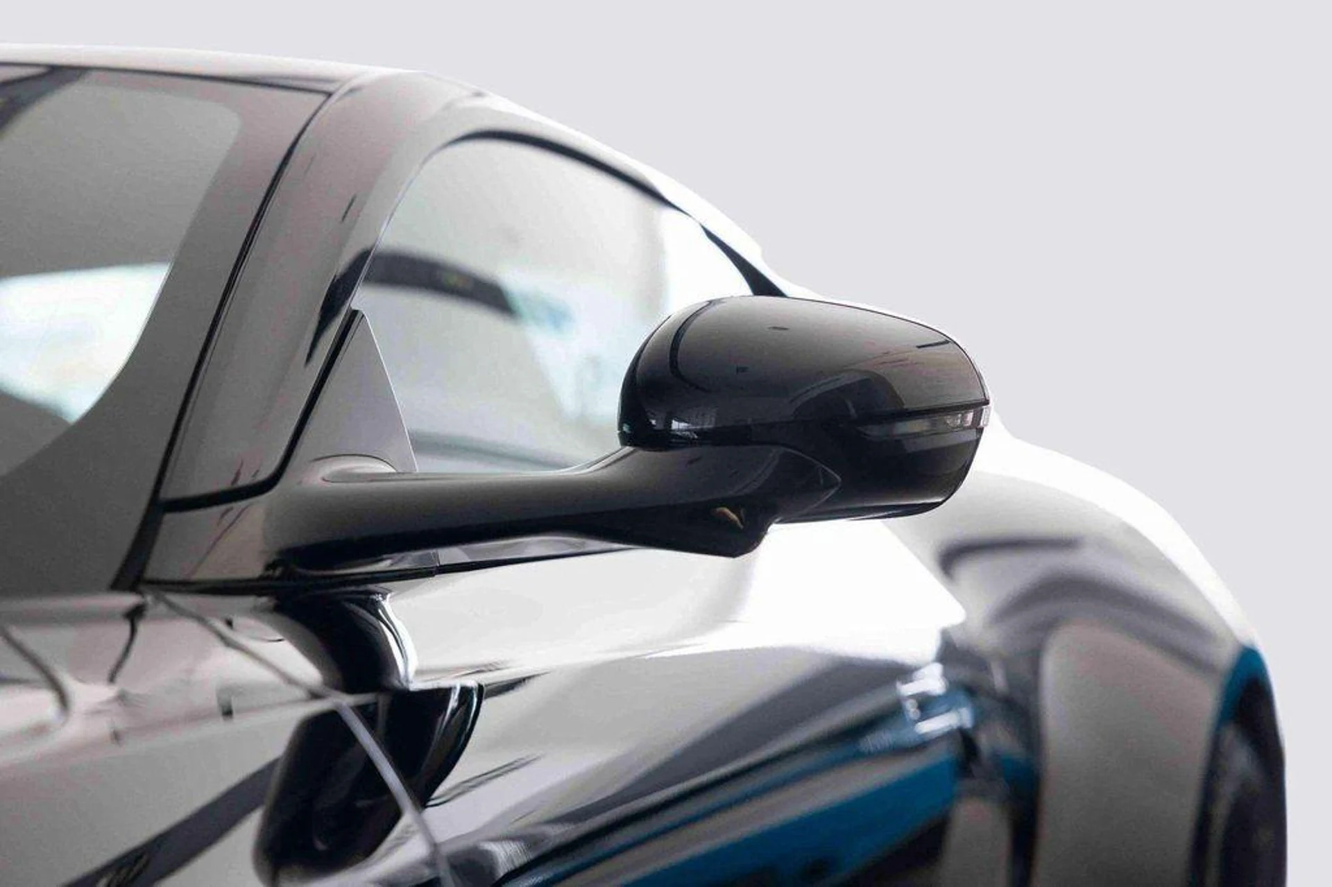 mph006_812413583_7t_UE_9slahe_JRO_5c_NM_Vm_WQZJEBAU_402e9a3152