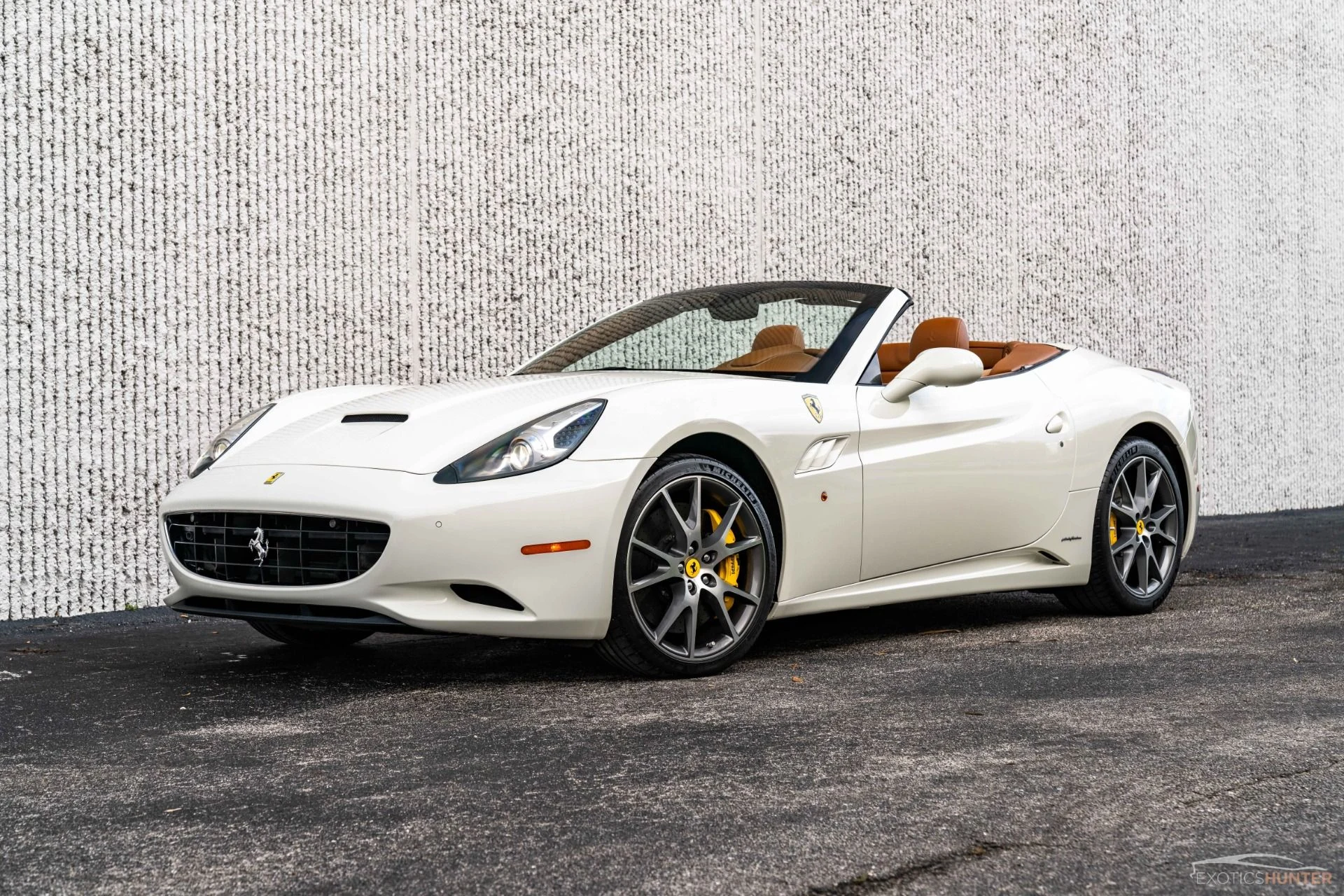 mph006_817229018_Used_2011_Ferrari_California_NA_V8_DCT_Hardtop_Vert_Ferrari_Loaded_with_Options_1689719481_e8fee662e7