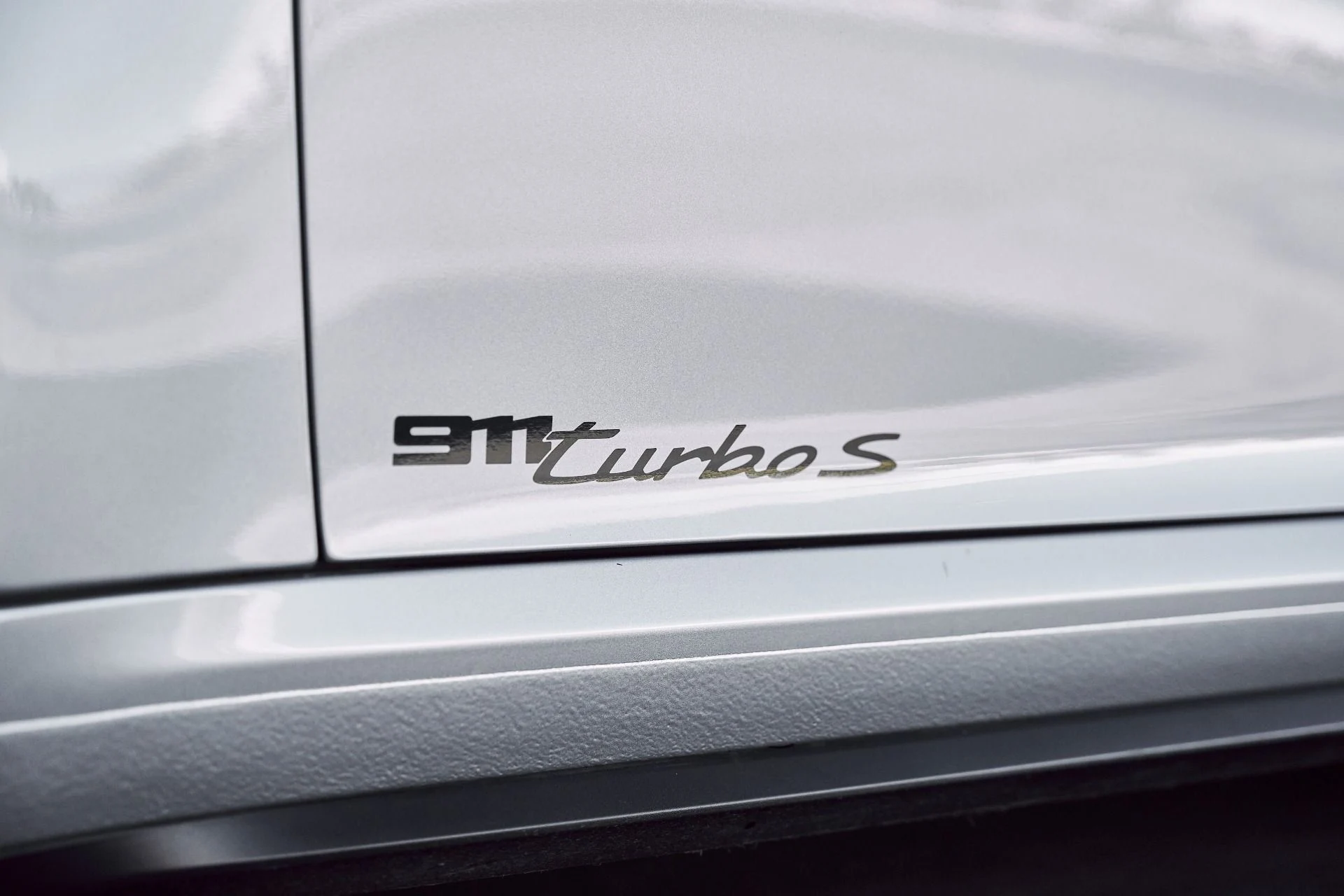 mph006_817637628_Used_2021_Porsche_911_Turbo_S_1773694181_5c1586477b