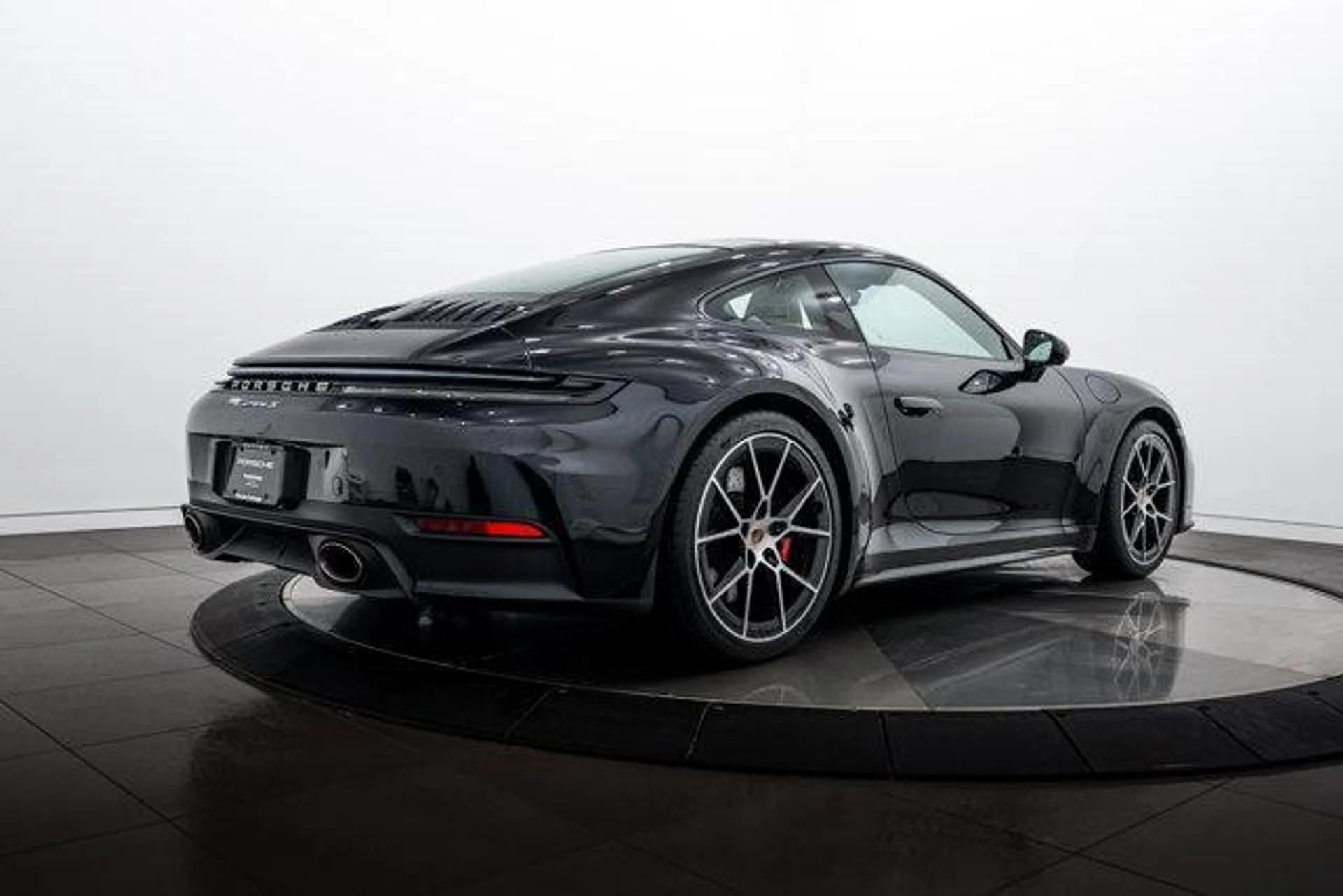 mph006_81778174_O_Bhps6_O_Tf_C_Ytb_BBF_Ovl_uhz_Kd5k_a2592b2e7a