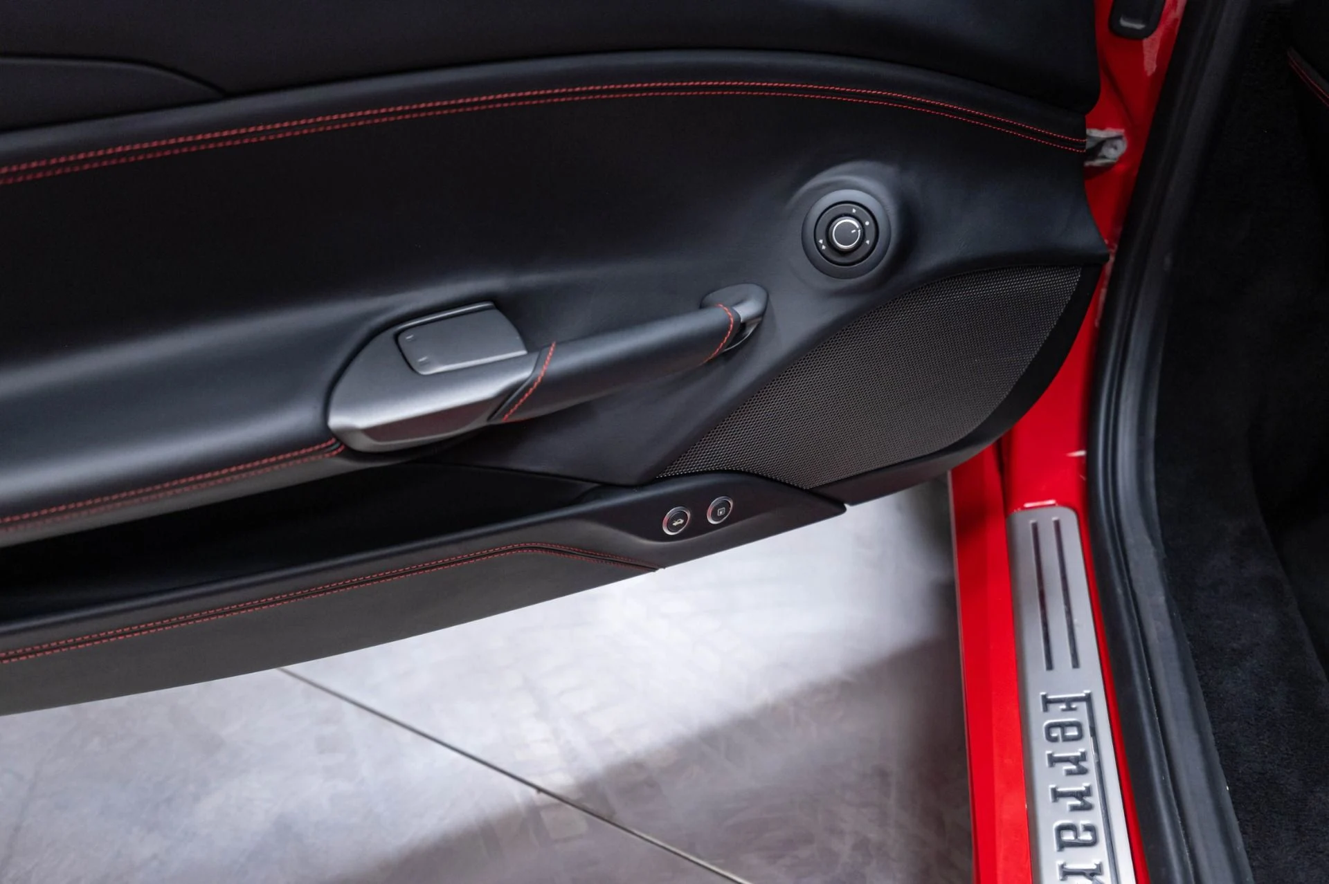 mph006_817906376_Used_2018_Ferrari_488_GTB_1786120239_9f6564b829