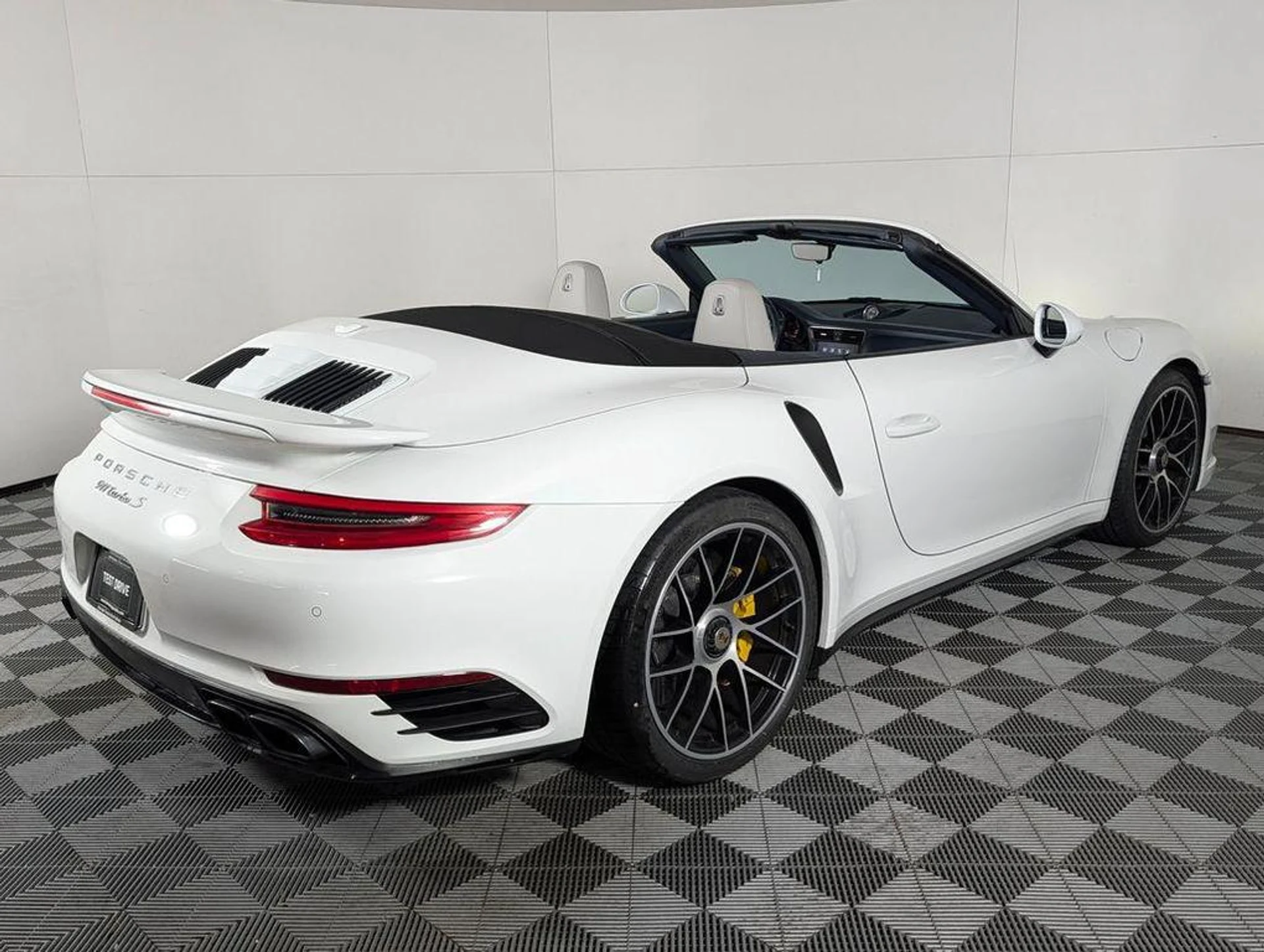 mph006_817919154_tj_RVU_Cj_F3_EQ_9ab_AG_Ua0f60_Xn9_Ww_2570fef826