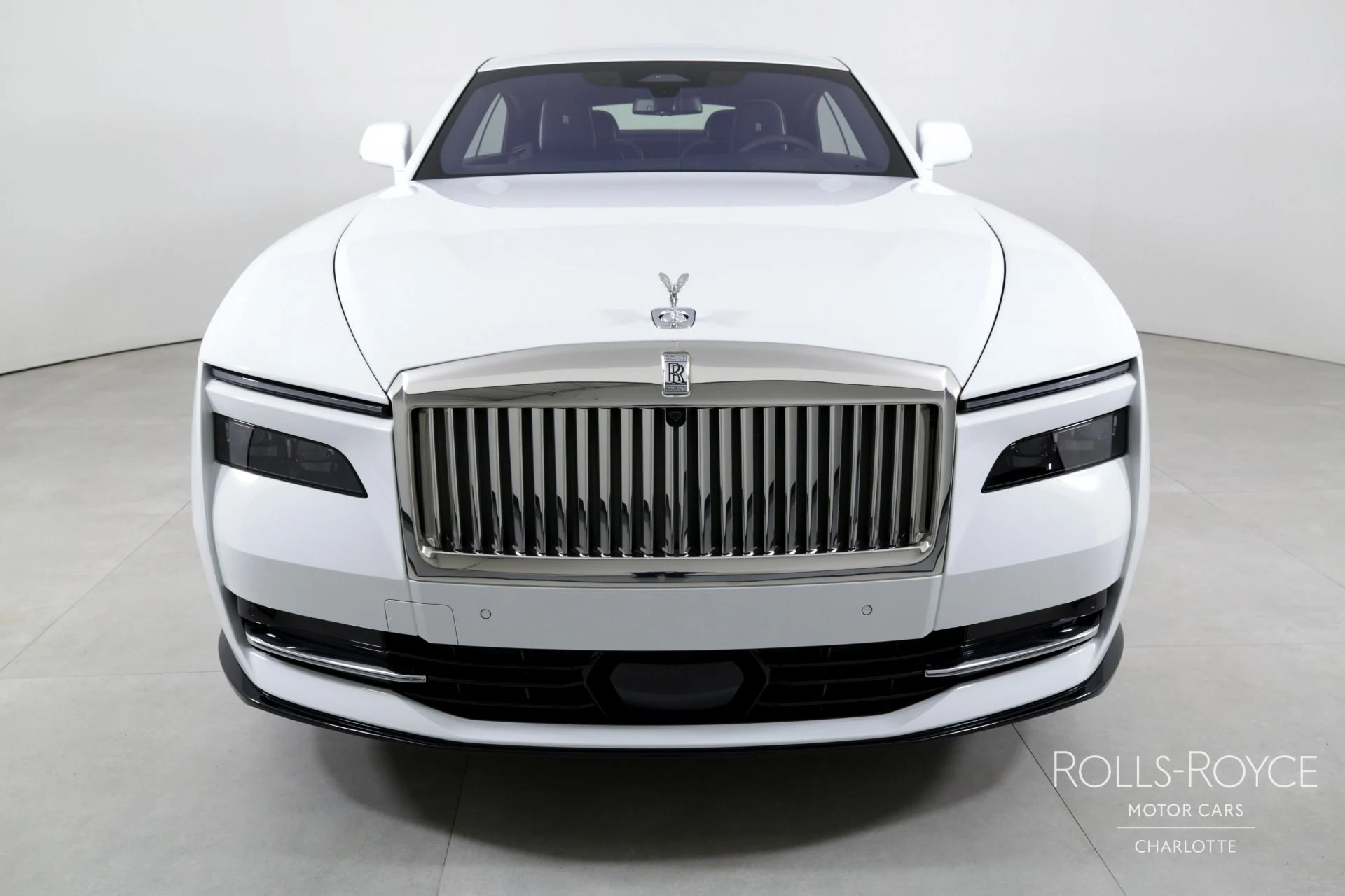 mph006_831699500_Used_2024_Rolls_Royce_Spectre_1709308220_4fd9aa5a4c