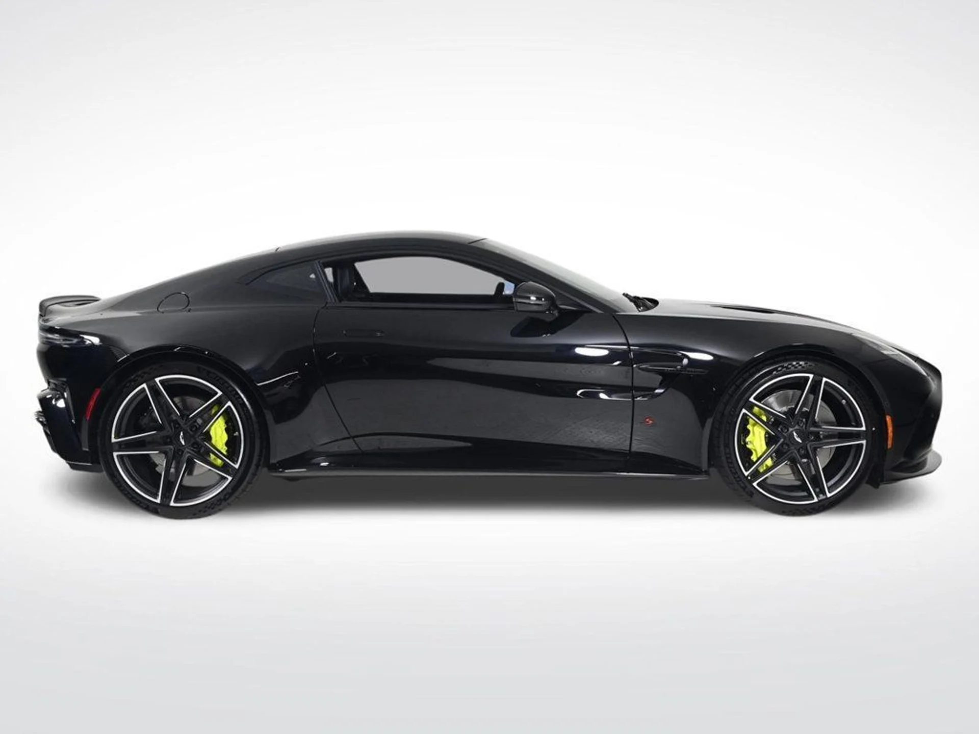 mph006_837091621_new_2026_aston_martin_vantage_scoupe_11350_22957420_6_1024_beac4552d9