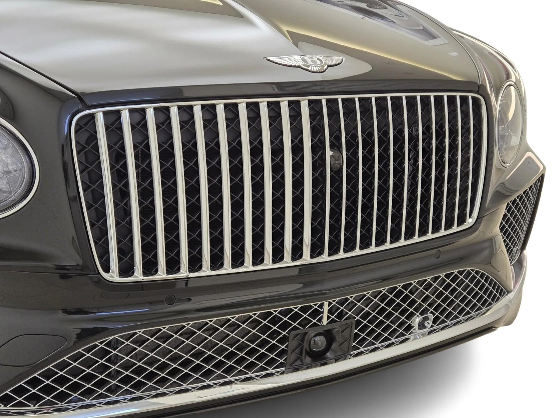 mph006_842952467_Used_2024_Bentley_Bentayga_V8_1743763184_23d576fbdf