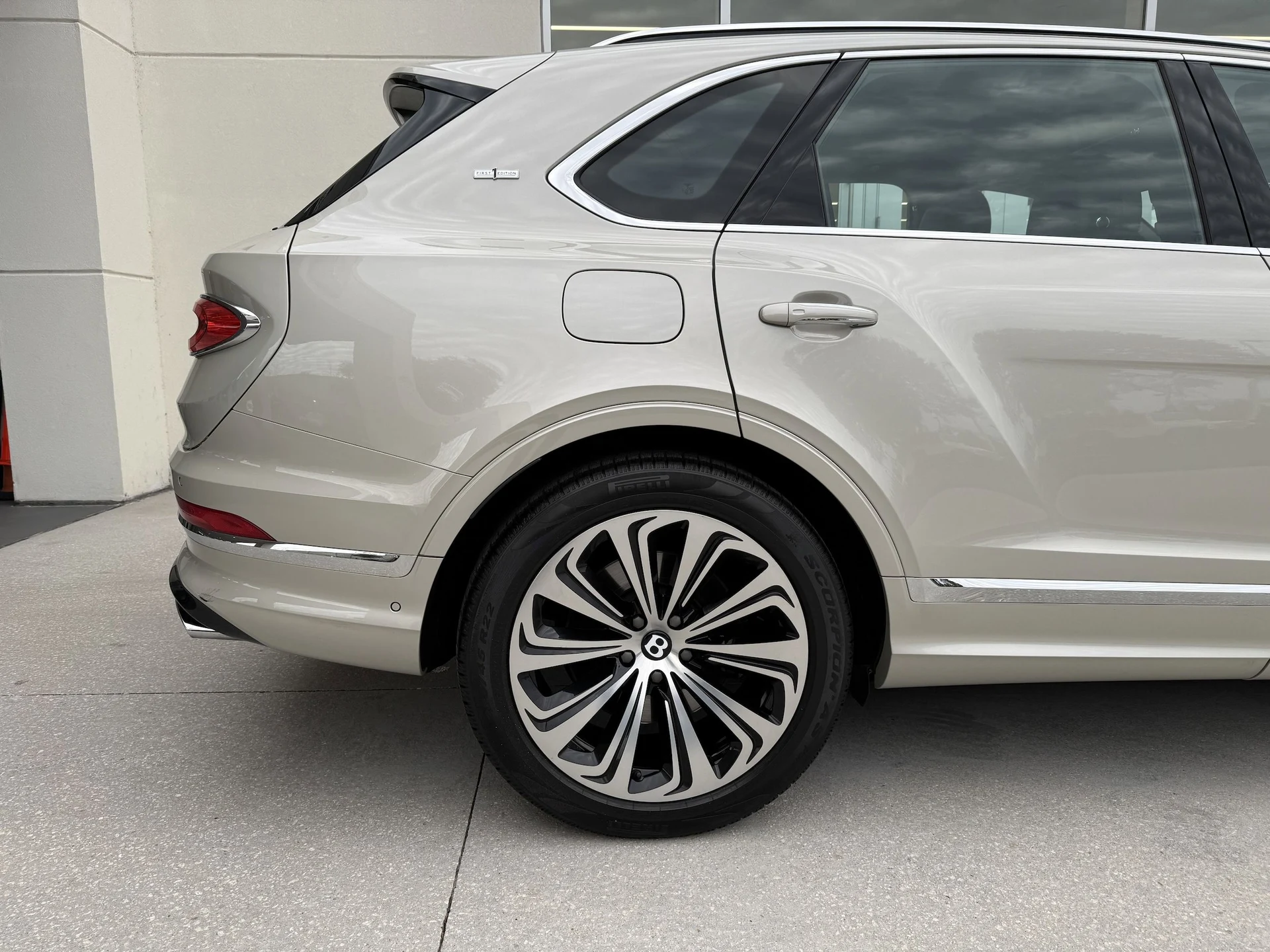 mph006_851078311_fd74c3c1f563e286f2672e0e2a848ae1x_20003ec796