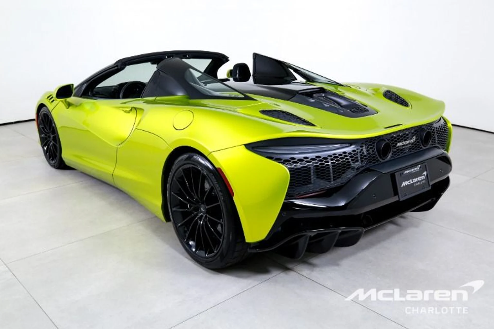 mph006_852940931_Used_2025_Mc_Laren_Artura_Spider_a0e33a8c6a