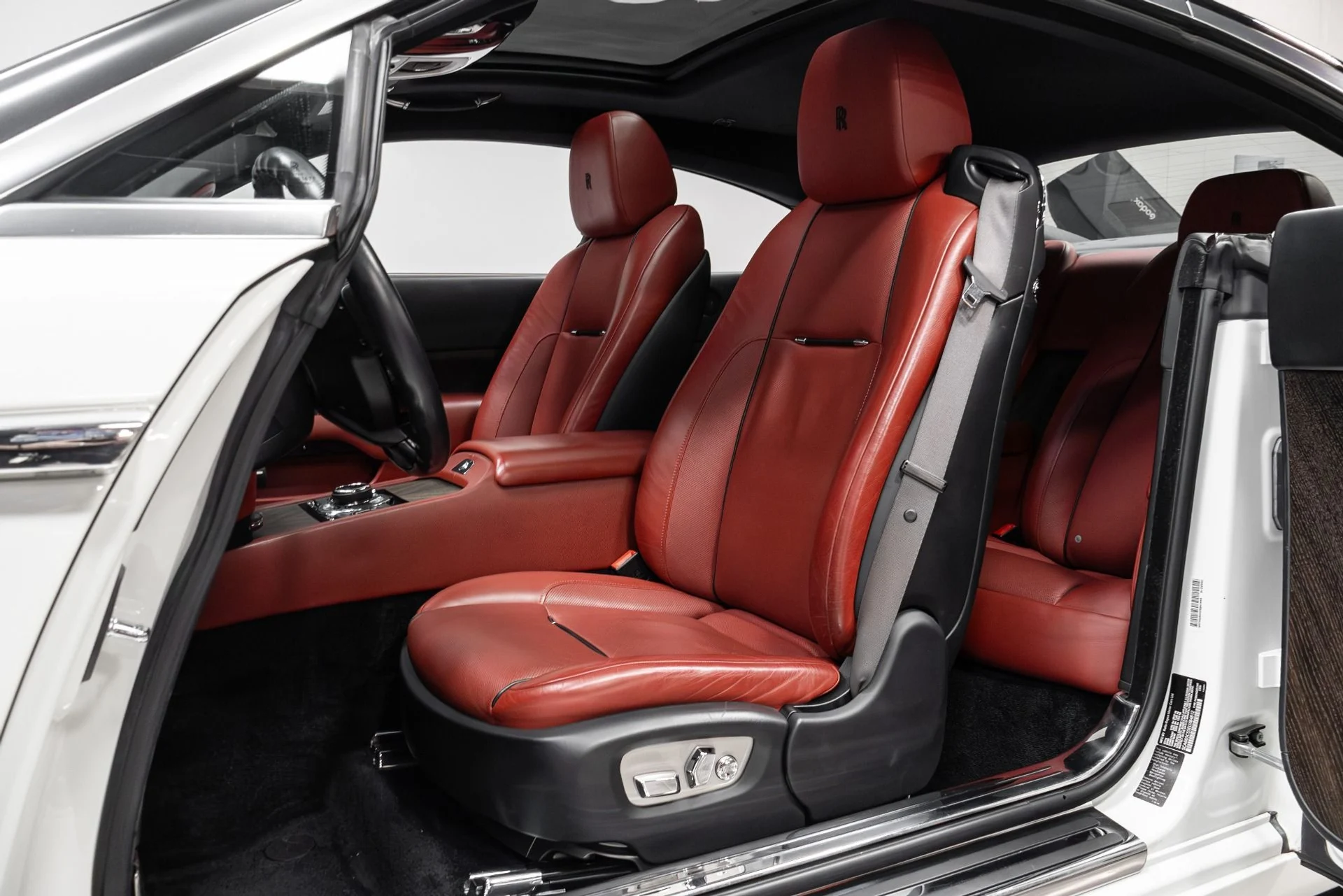 mph006_860557242_Used_2014_Rolls_Royce_Wraith_1768708128_29a2cc181d