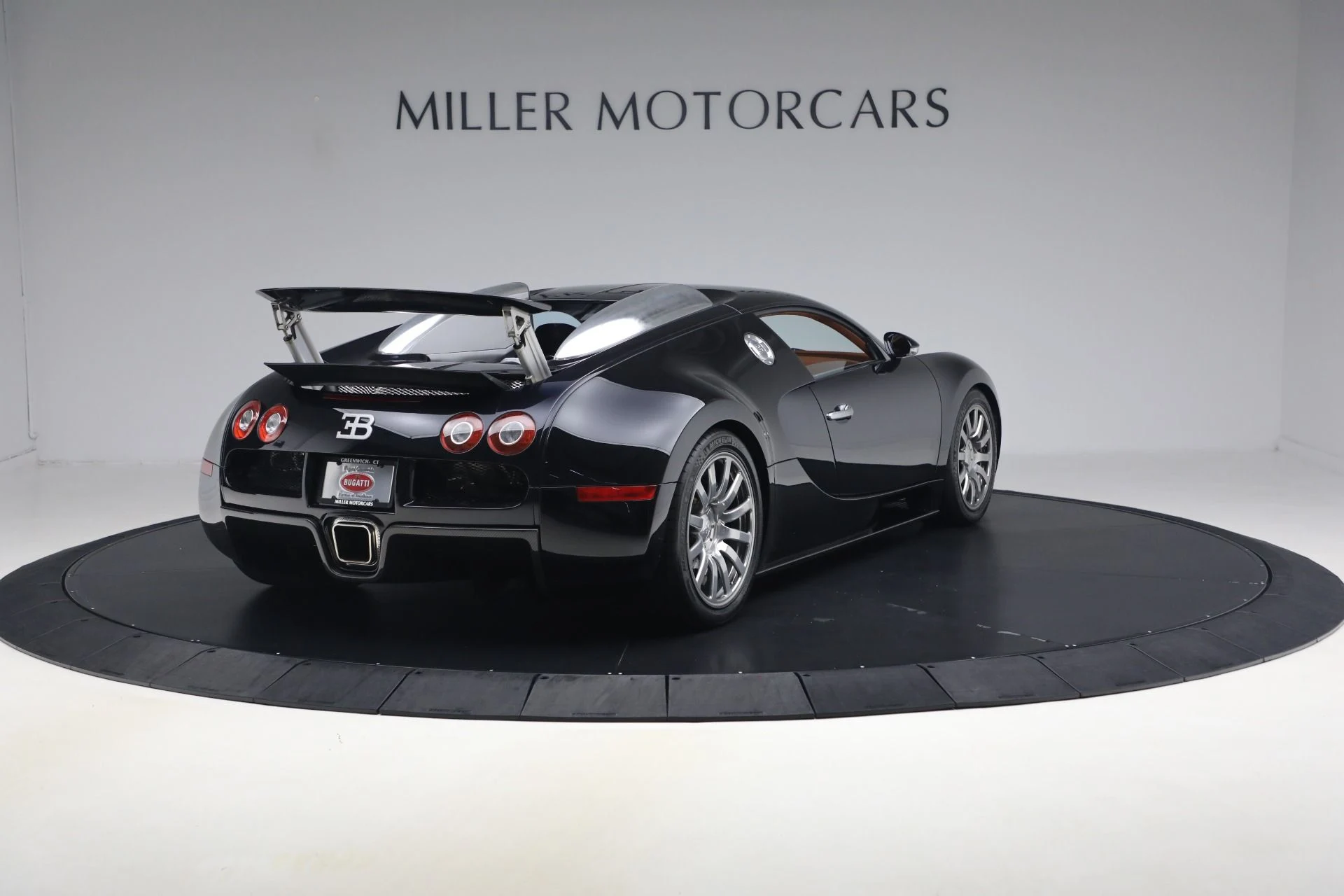 mph006_860963905_Used_2006_Bugatti_Veyron_164_78b3eec4de