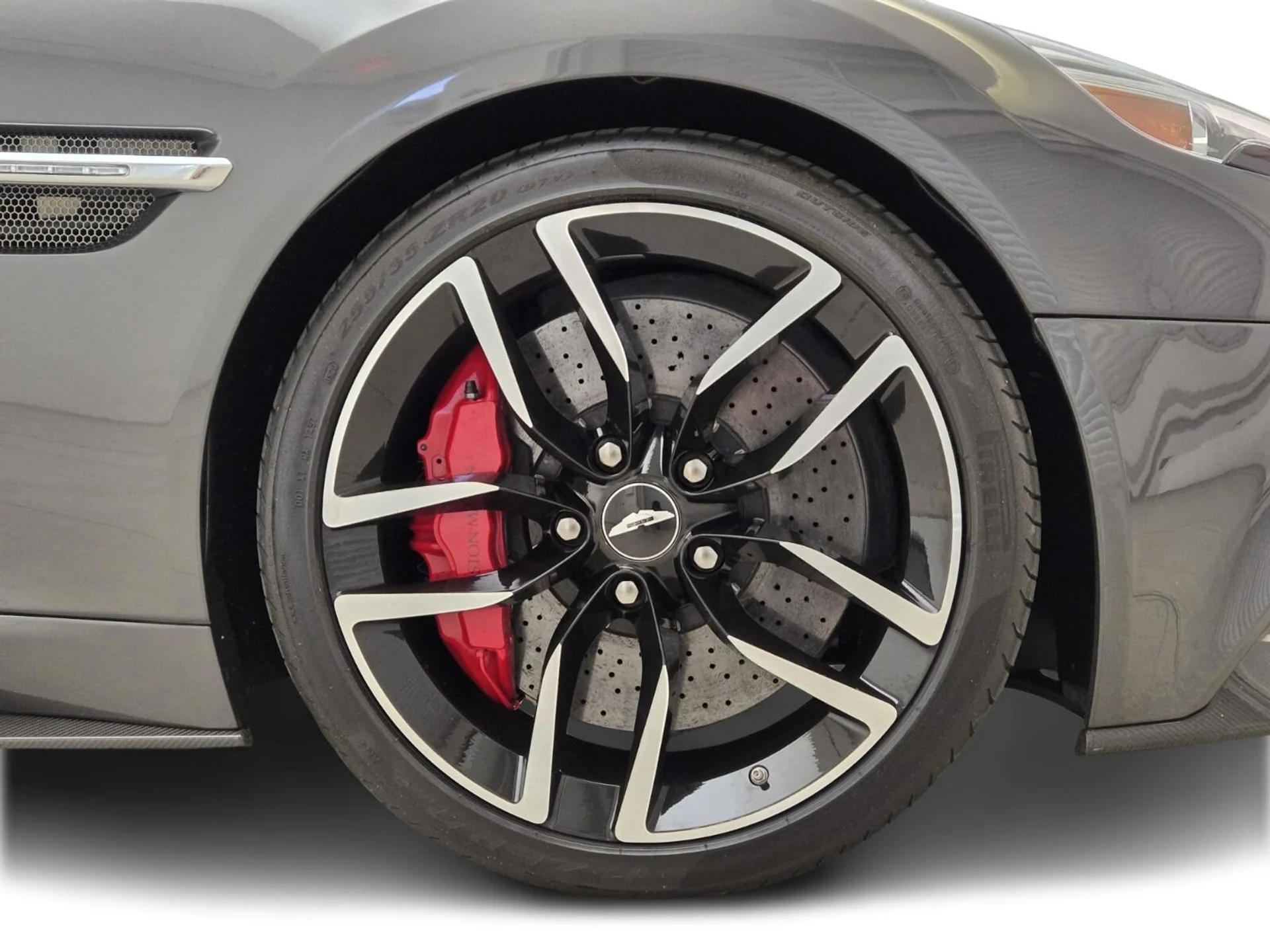 mph006_86207713_Used_2015_Aston_Martin_Vanquish_Volante_1756882929_9958eef9b3