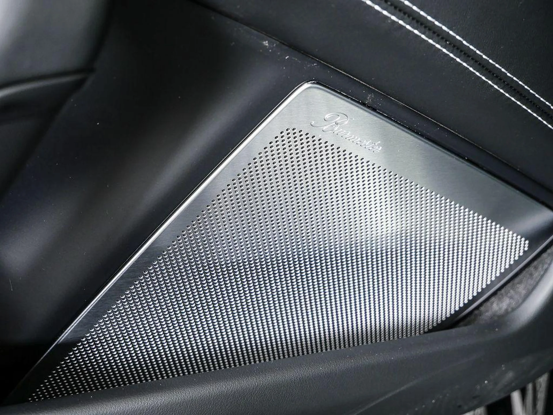 mph006_86342912_1dr_Nuohkyzfzccrn_Xu_R_Kg5kf_W1g_ca5dce94cd