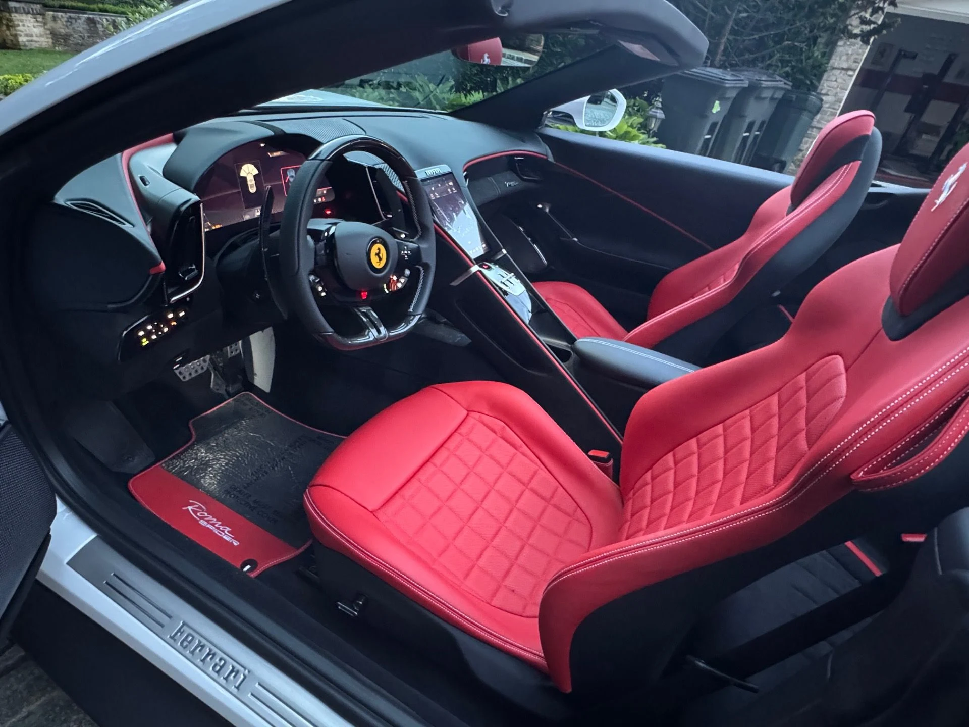 mph006_867239555_Used_2025_Ferrari_Roma_Spider_1754506246_f98b3b1cd1