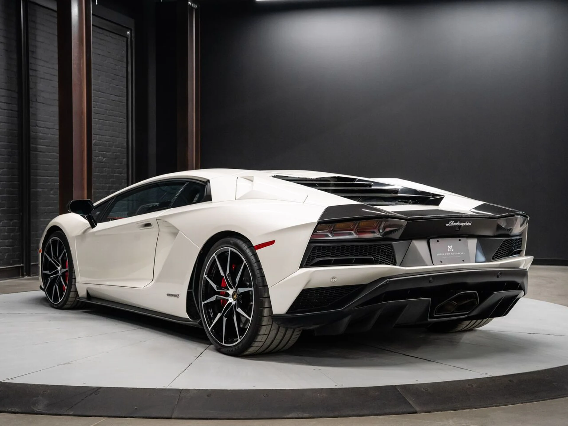 mph006_868670750_lamborghini_aventador_2017_12bc162a5b