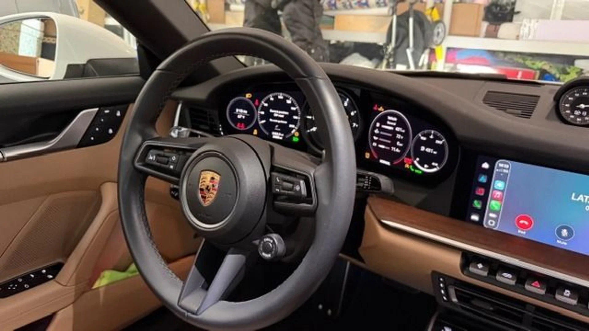 mph006_873063698_Used_2022_Porsche_911_Carrera_1767118242_56e3c60ca3