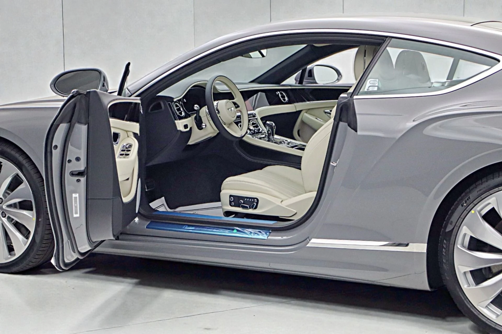 mph006_873361806_New_2026_Bentley_Continental_GT_f36e82d95a