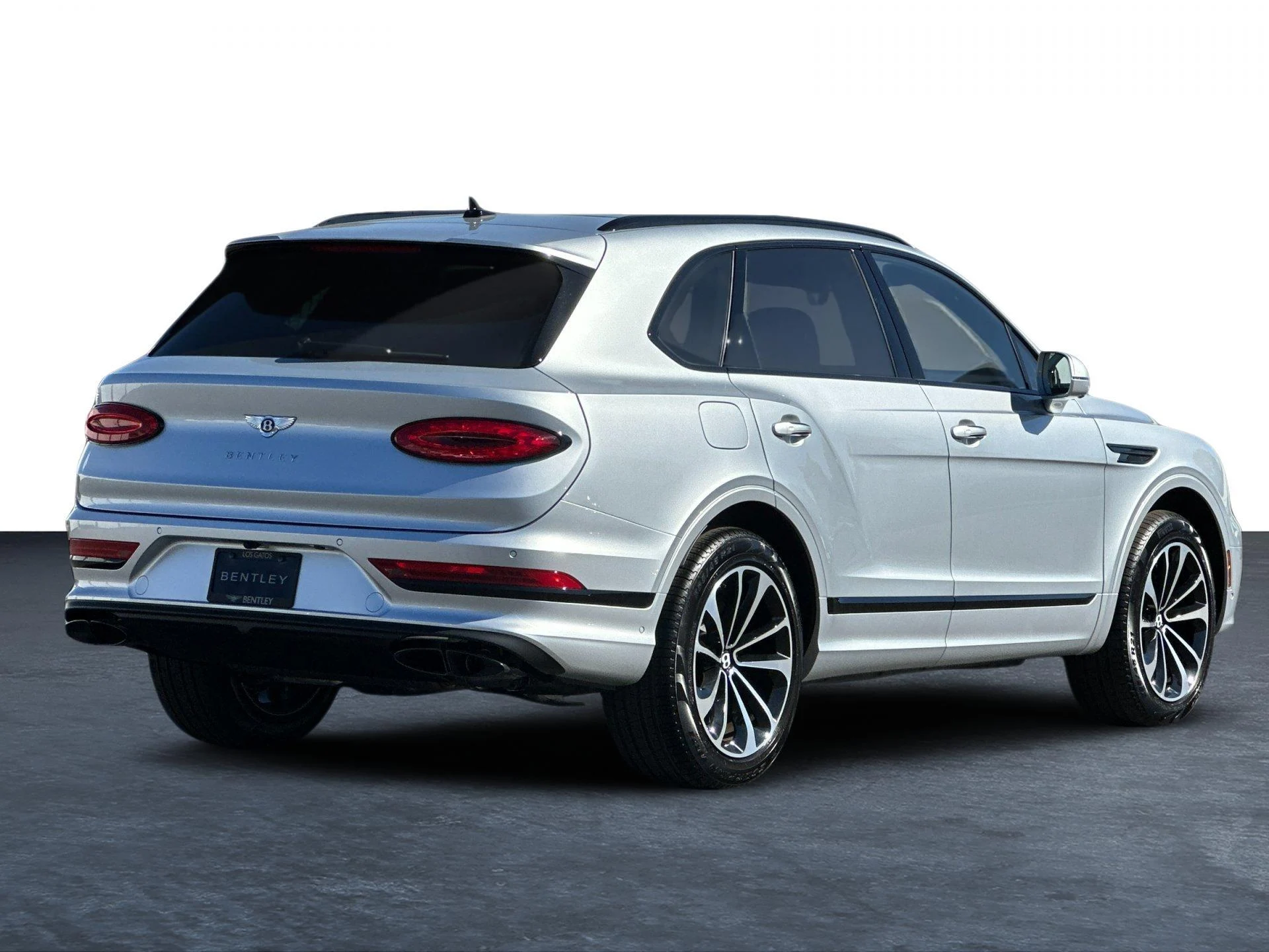 mph006_892882639_New_2025_Bentley_Bentayga_V8_1755698832_67a30fbacb