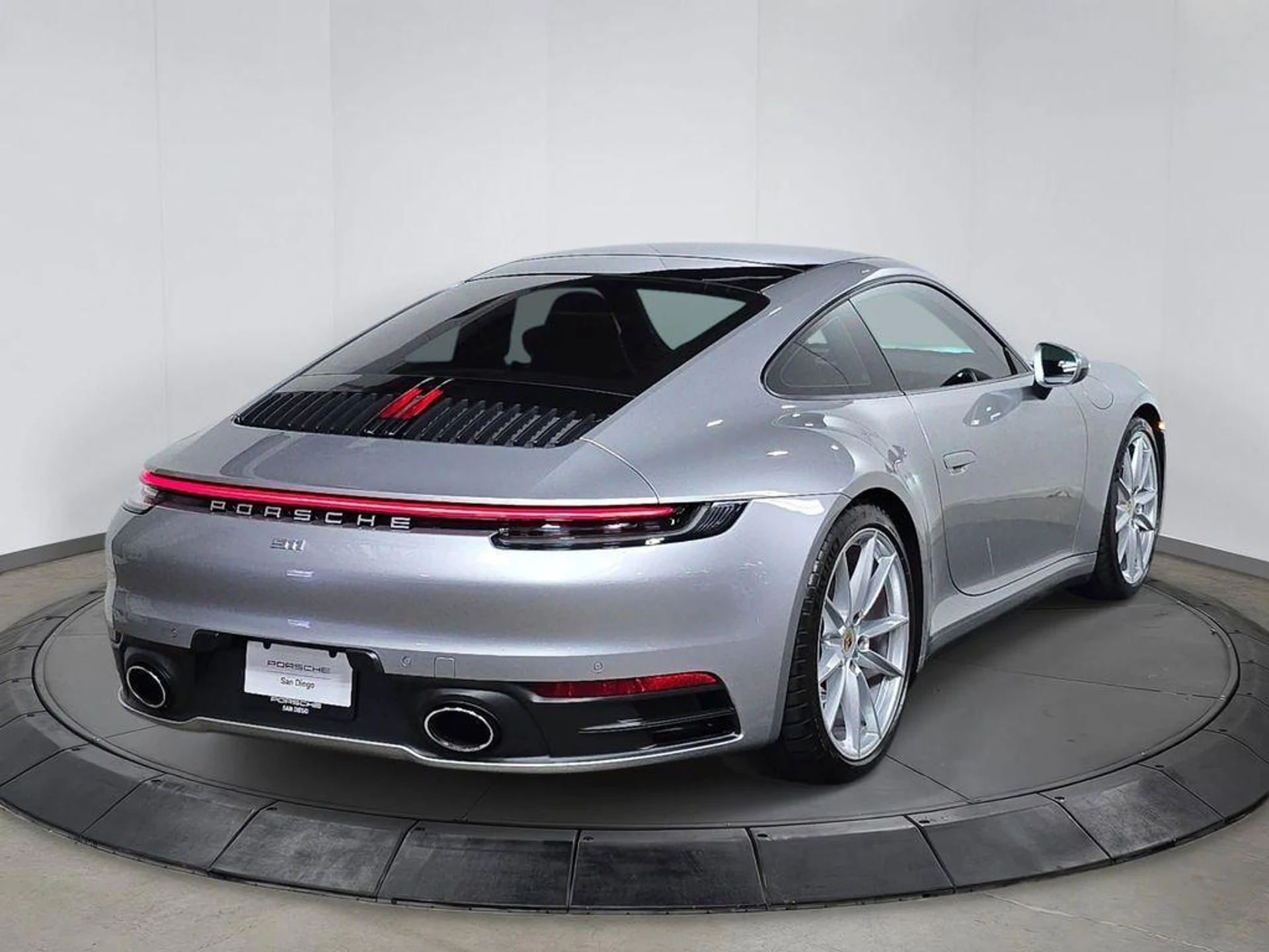 mph006_899483635_Jjvuz_E_Ck74hn_ZI_Gj_Ud_Xh80joj4_d2cef5771e